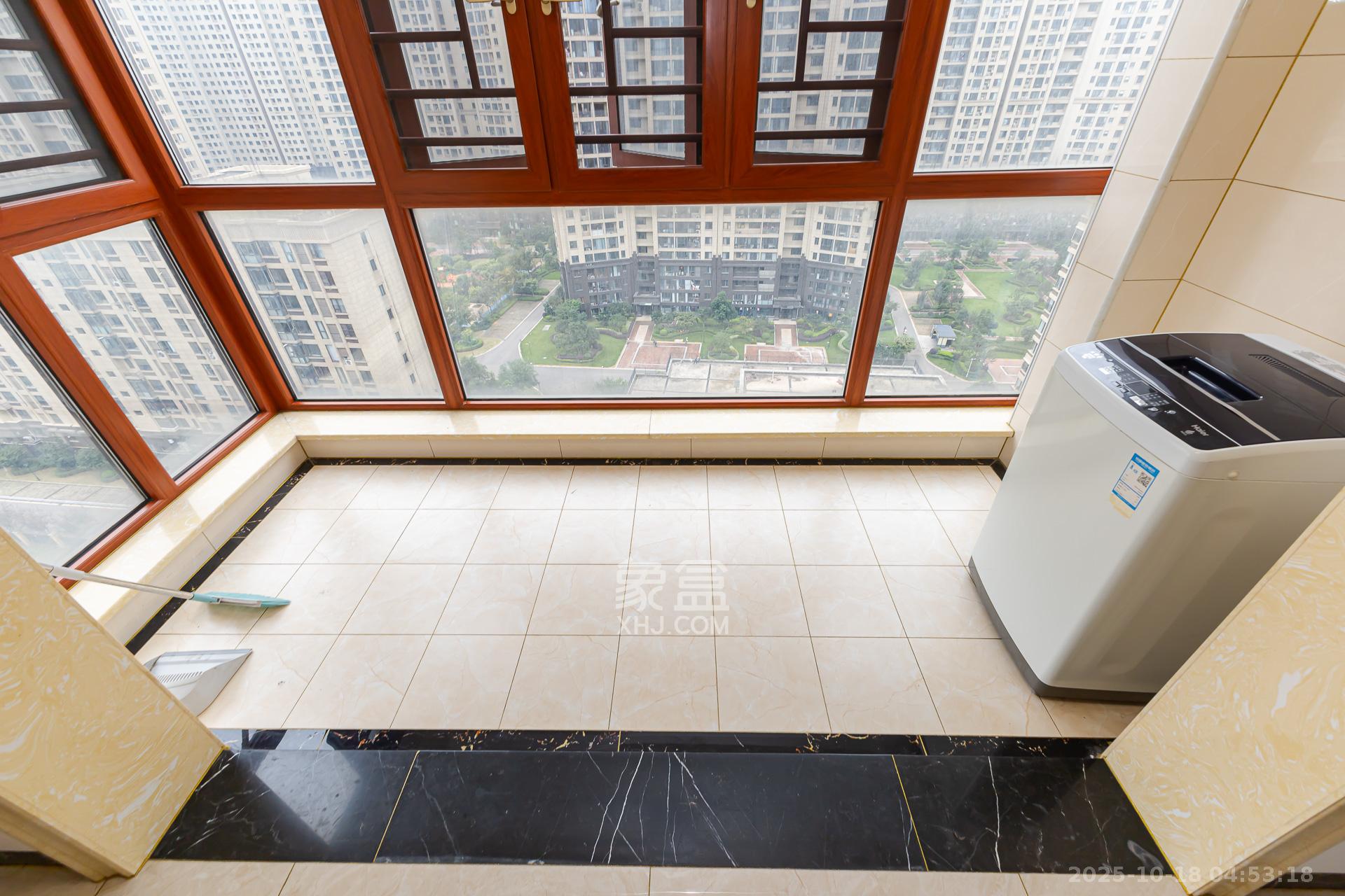 勤诚达境界城  3室2厅2卫    85.0万阳台