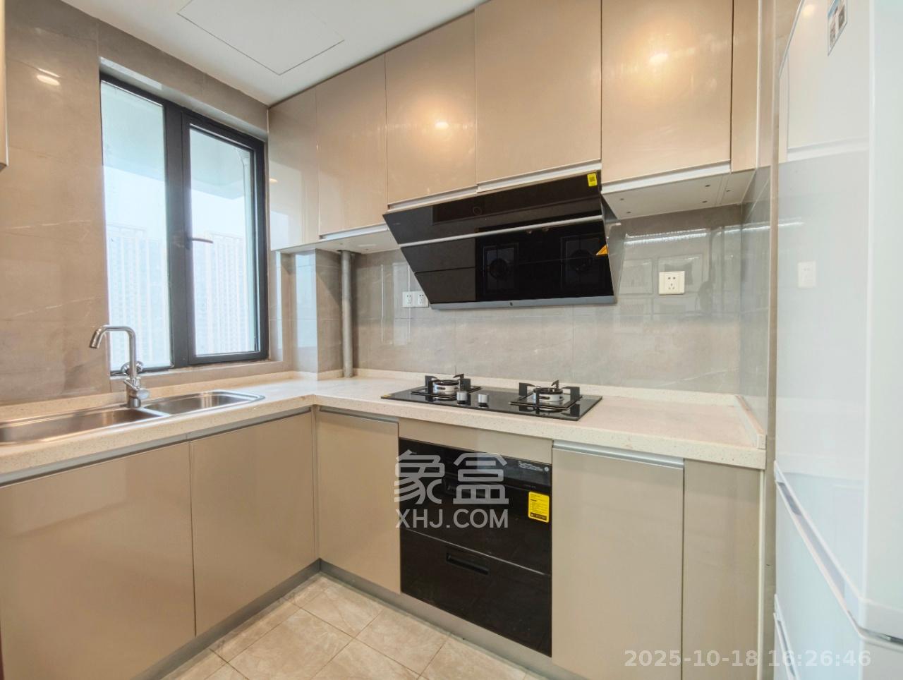 绿地长沙城际空间站(绿地新里佳苑)  4室2厅2卫    4300.0元/月 绿地长沙城际空间站(绿地新里佳苑)  4室2厅2卫    4300.0元/月室内图