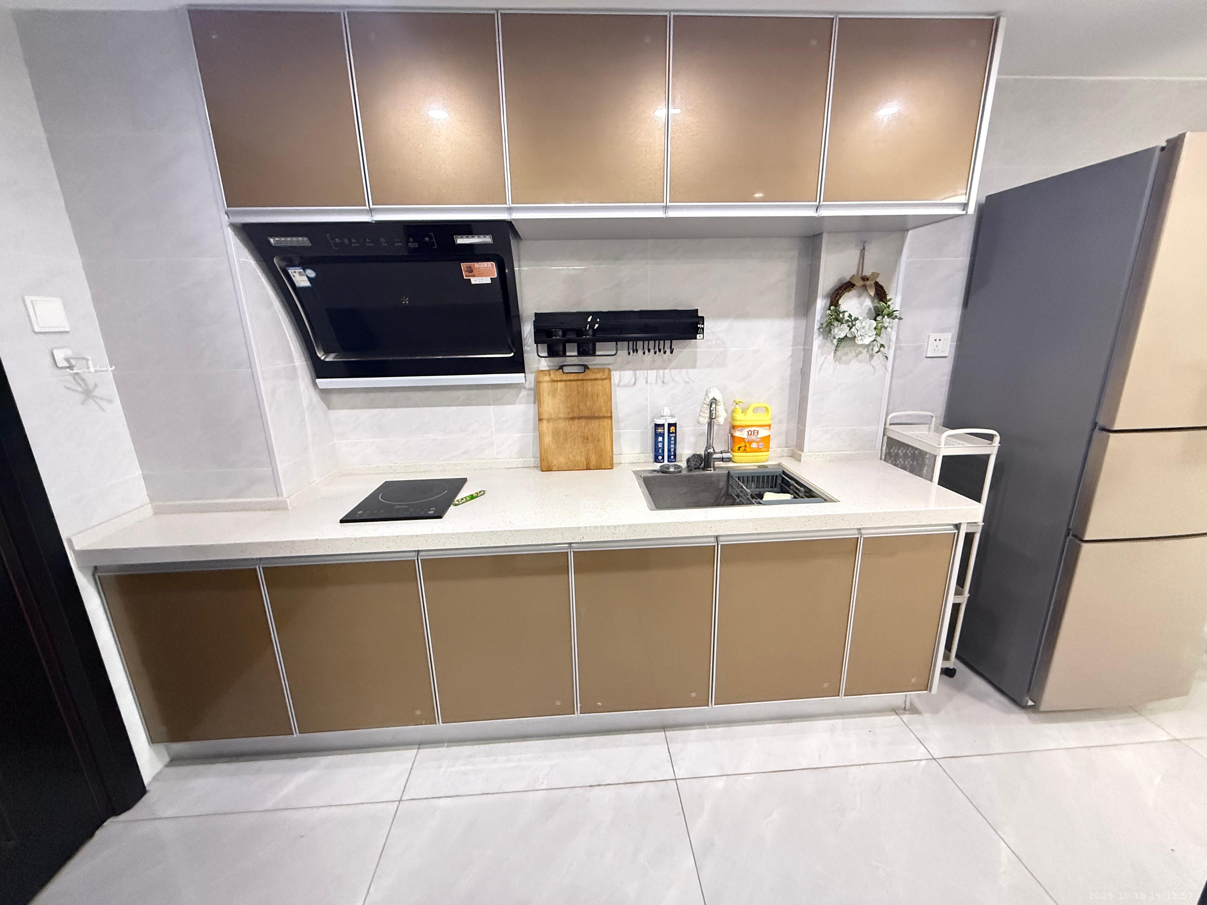 融圣国际  1室1厅1卫    2400.0元/月室内图