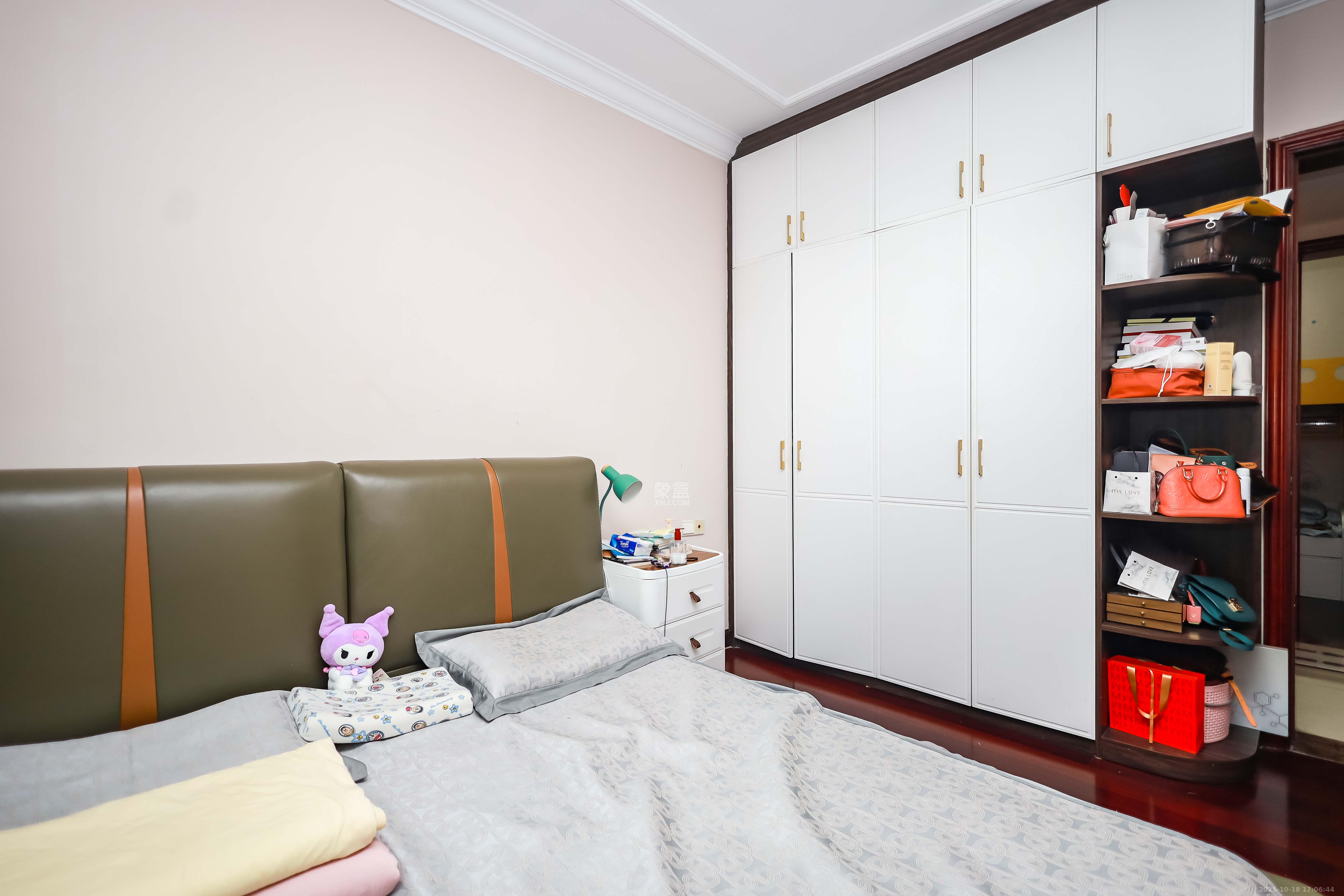 恒大华府  3室2厅1卫    118.0万卧室