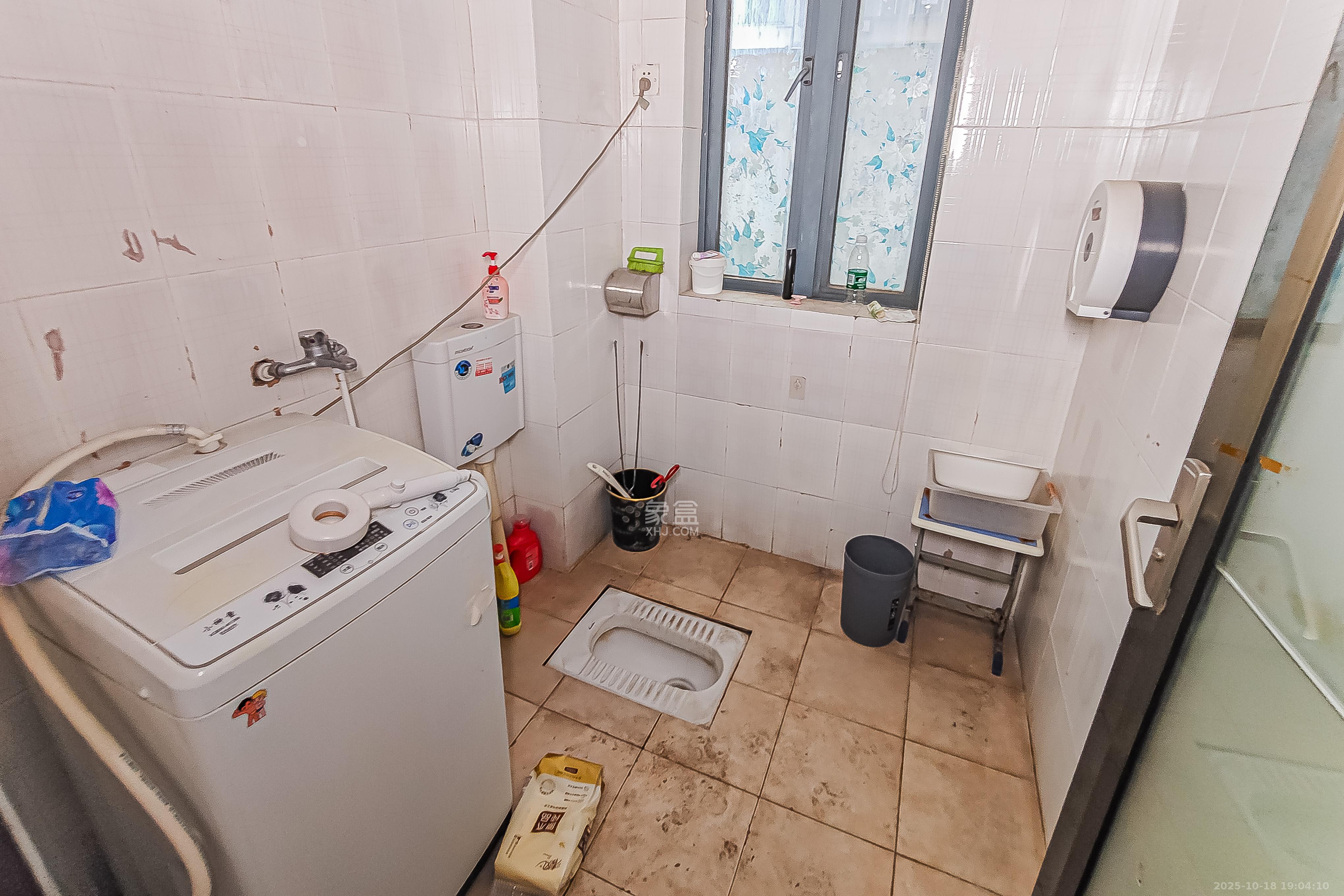 君庭金福苑  3室2厅1卫    65.0万卫生间