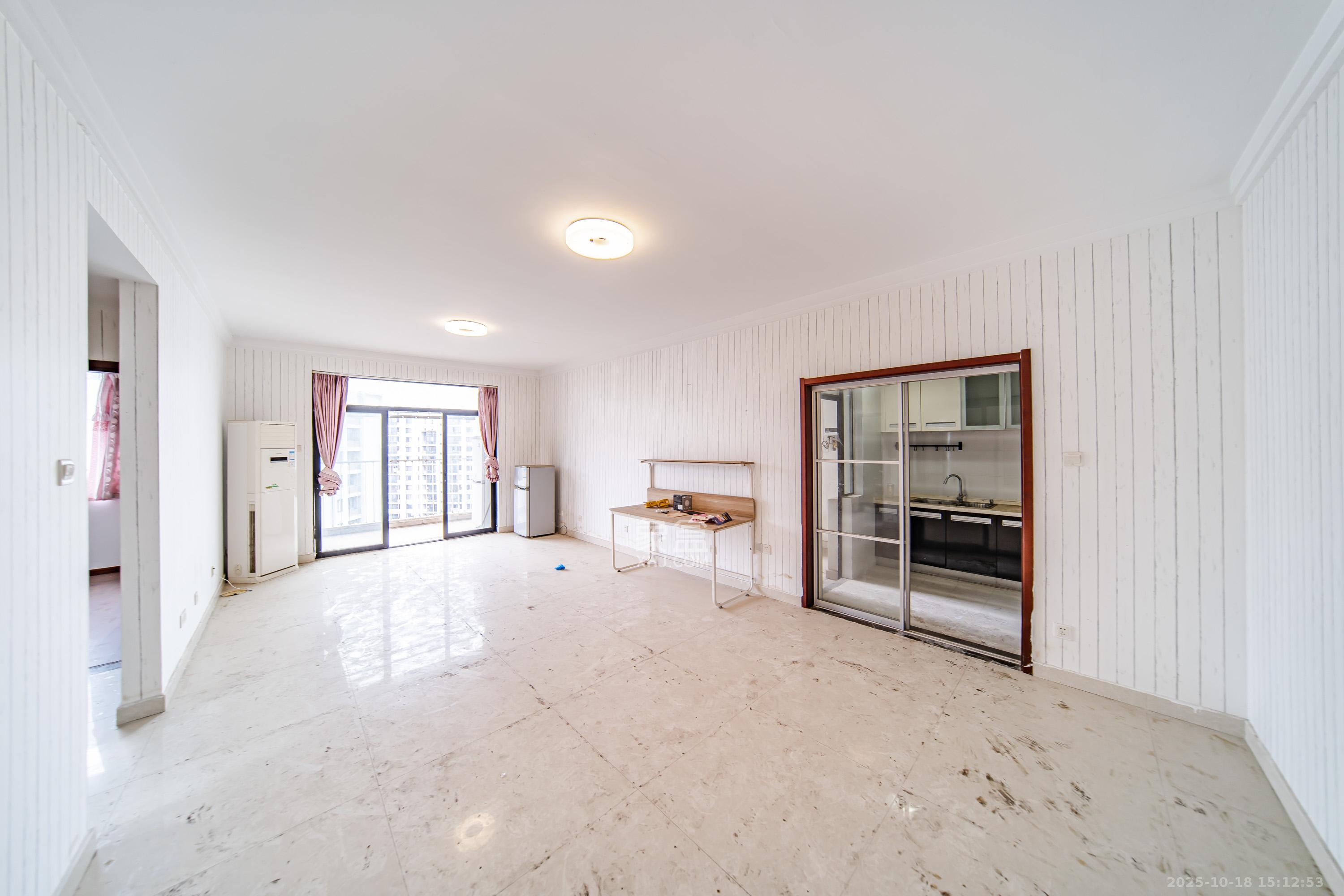 阳光100三期  2室2厅1卫    2000.0元/月