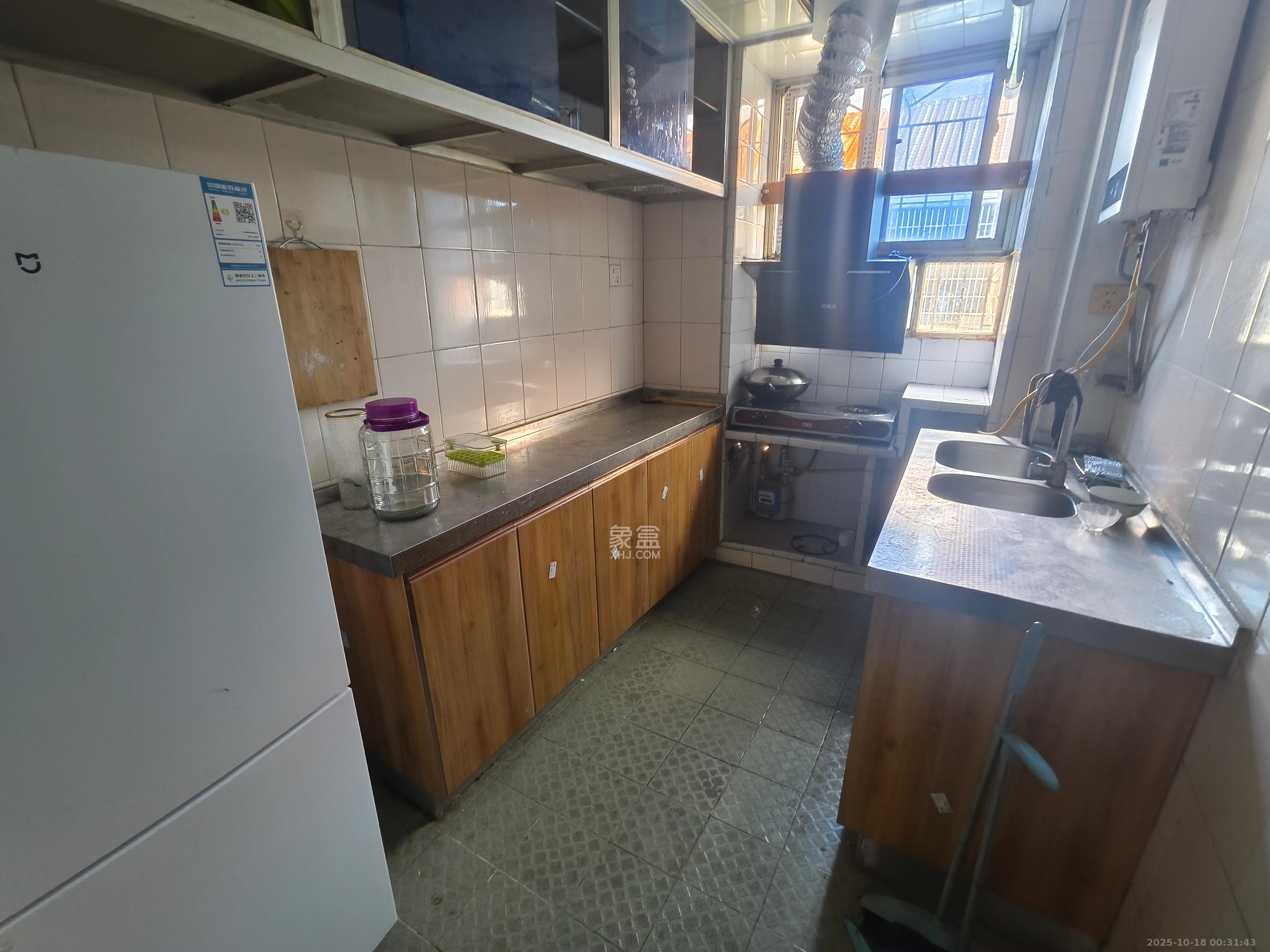 市直属机关宿舍 2室1厅1卫 1500.0元/月 市直属机关宿舍 2室1厅1卫 1500.0元/月室内图