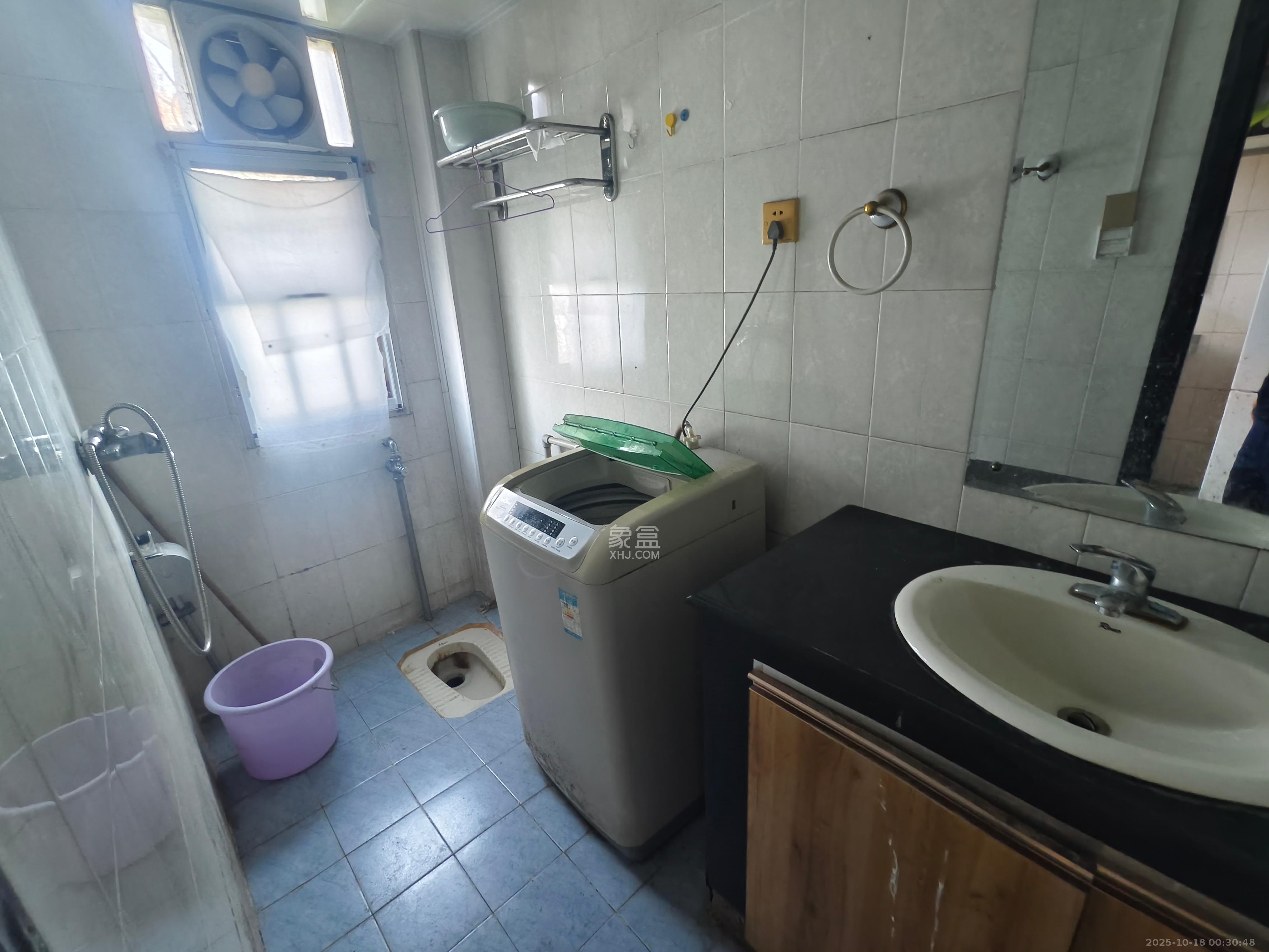 市直属机关宿舍 2室1厅1卫 1500.0元/月 市直属机关宿舍 2室1厅1卫 1500.0元/月室内图