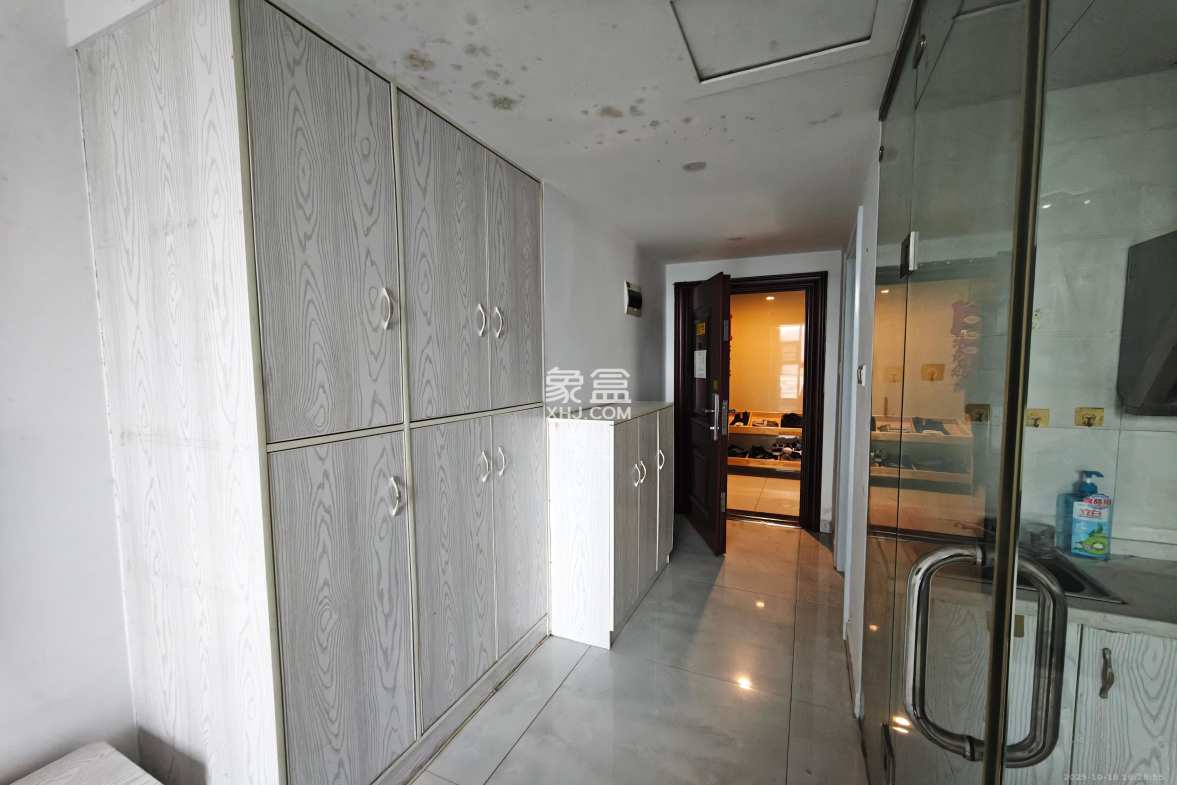 万坤图财富广场 1室1厅1卫 1300.0元/月 万坤图财富广场 1室1厅1卫 1300.0元/月室内图