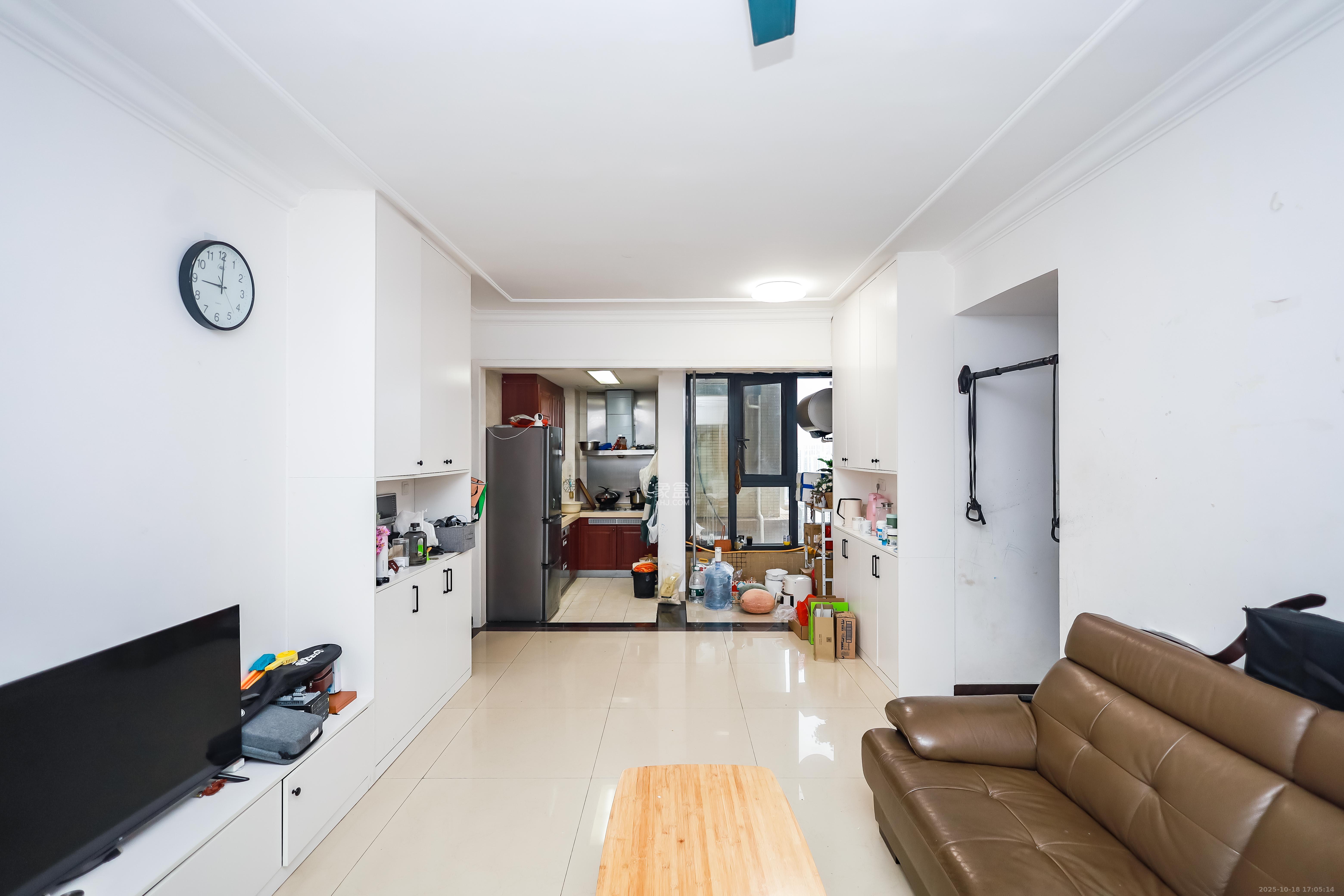 恒大华府  3室2厅1卫    115.0万客厅