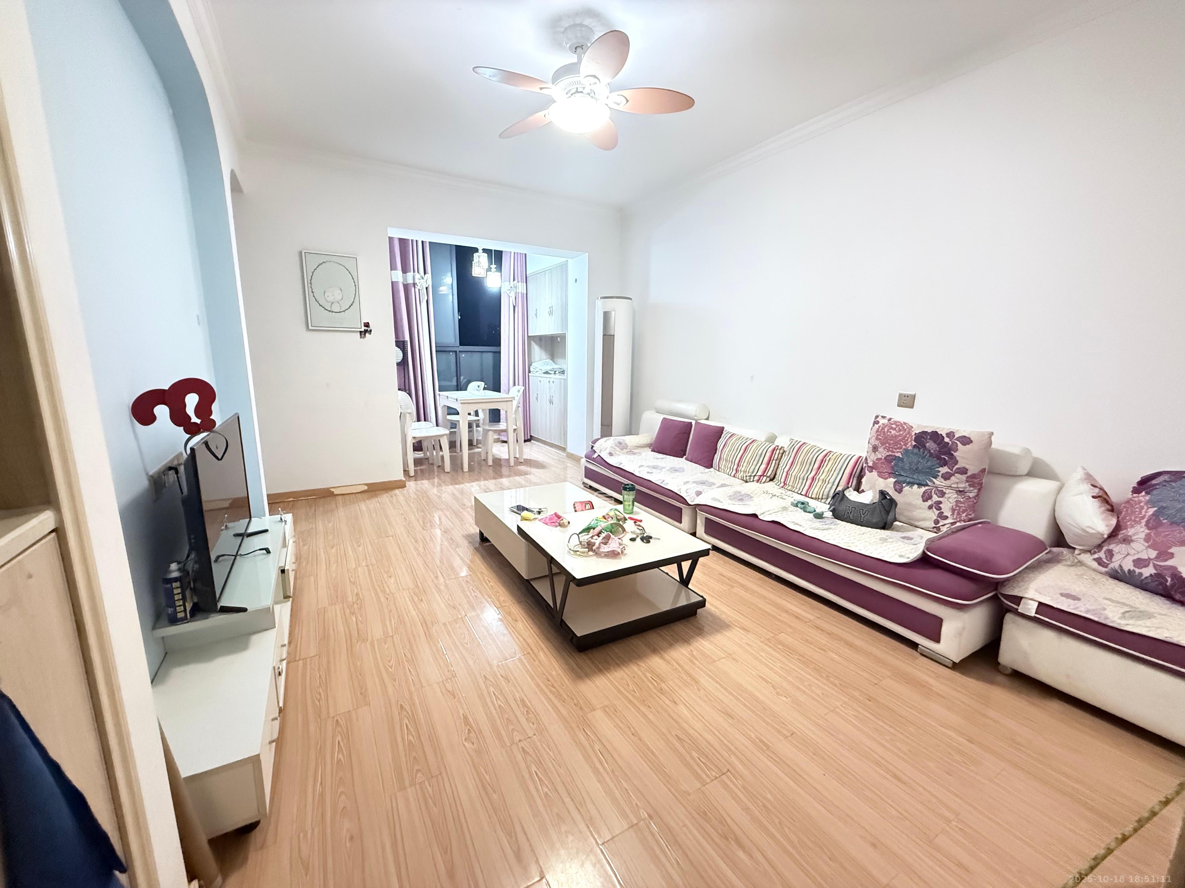 绿地之窗  2室1厅1卫    2000.0元/月室内图1