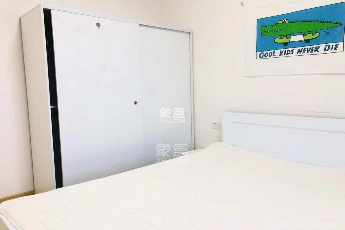 五江天街南区  3室2厅1卫    2100.0元/月 五江天街南区  3室2厅1卫    2100.0元/月室内图