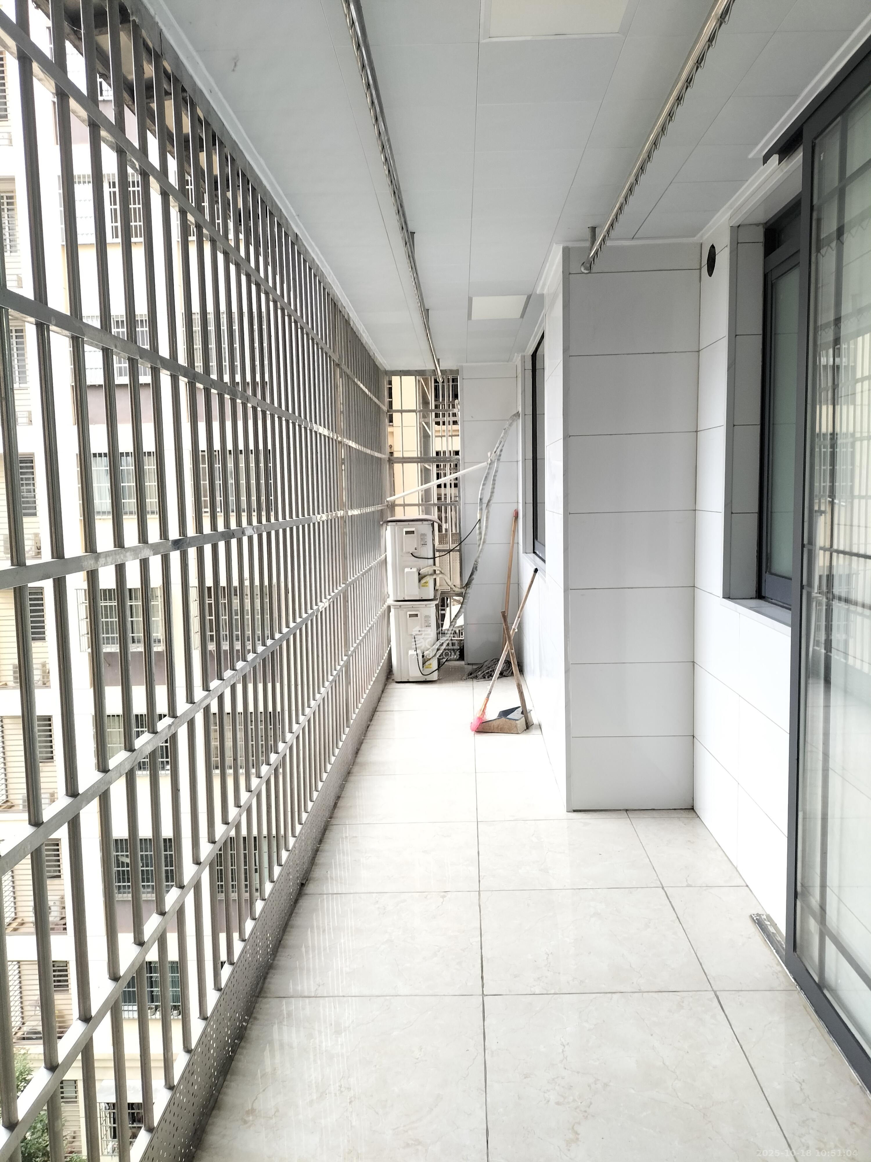 和康园小区  4室2厅2卫    3000.0元/月室内图