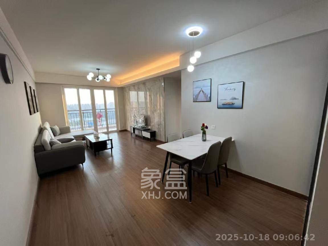 保利香槟国际  3室2厅2卫    2300.0元/月