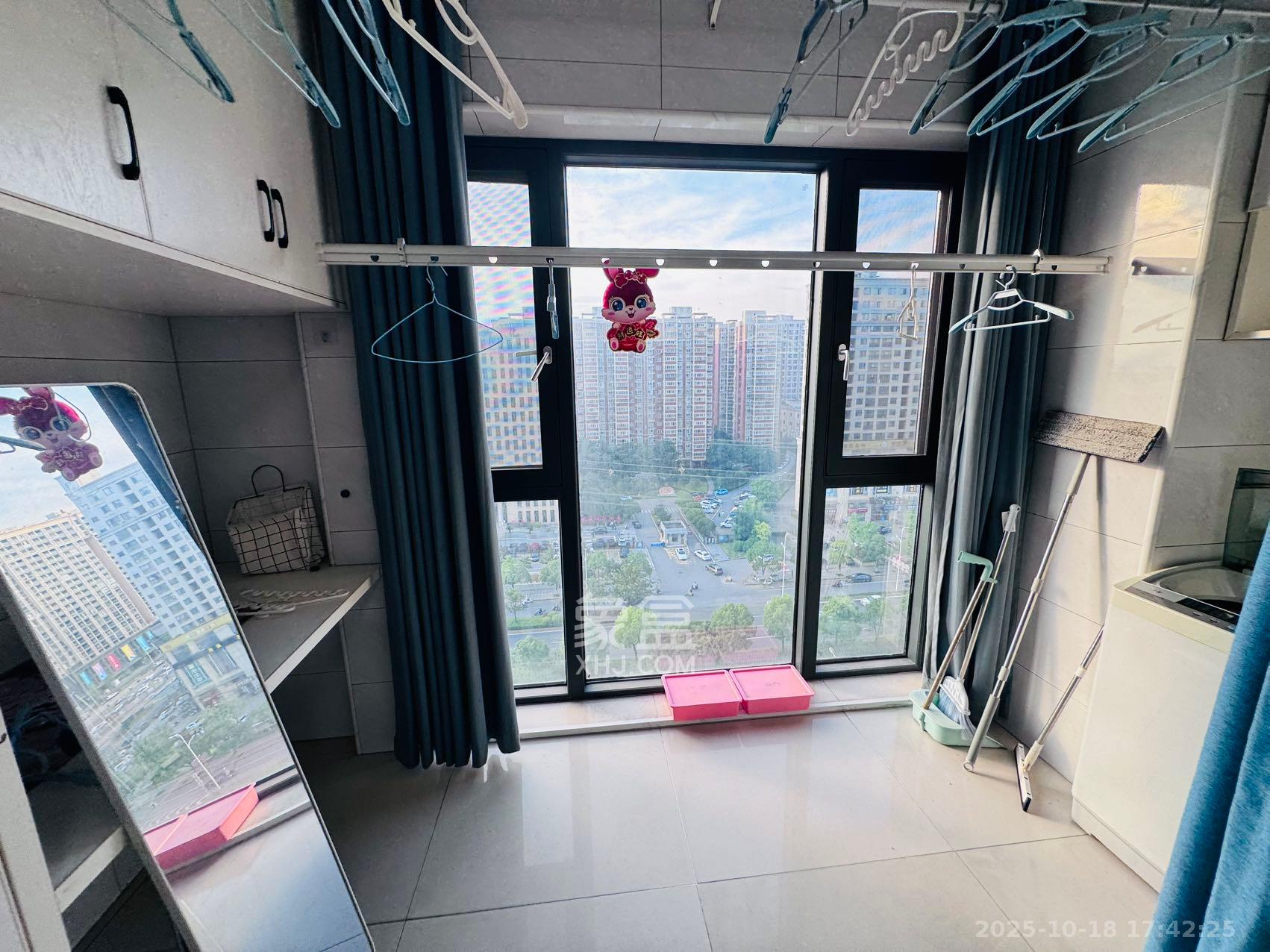 创世纪广场  1室1厅1卫    1500.0元/月 创世纪广场  1室1厅1卫    1500.0元/月室内图