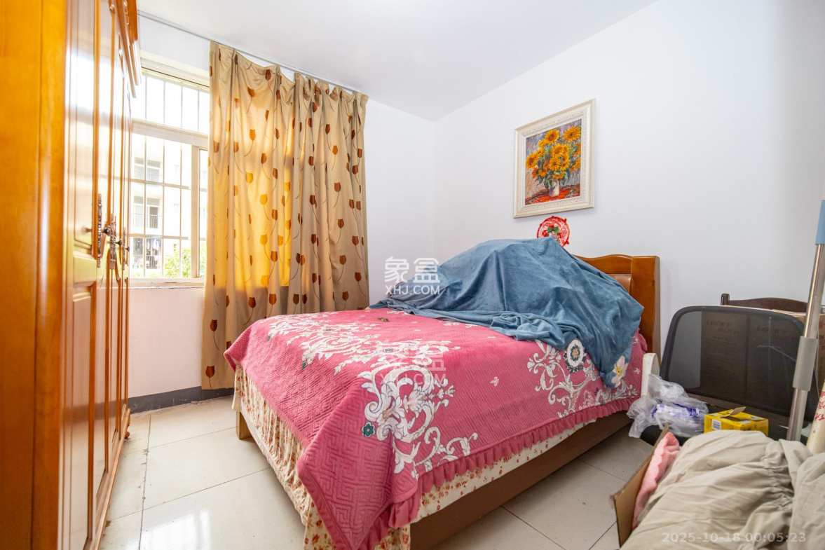 金岸教师公寓 4室2厅2卫 61.0万 金岸教师公寓 4室2厅2卫 61.0万卧室