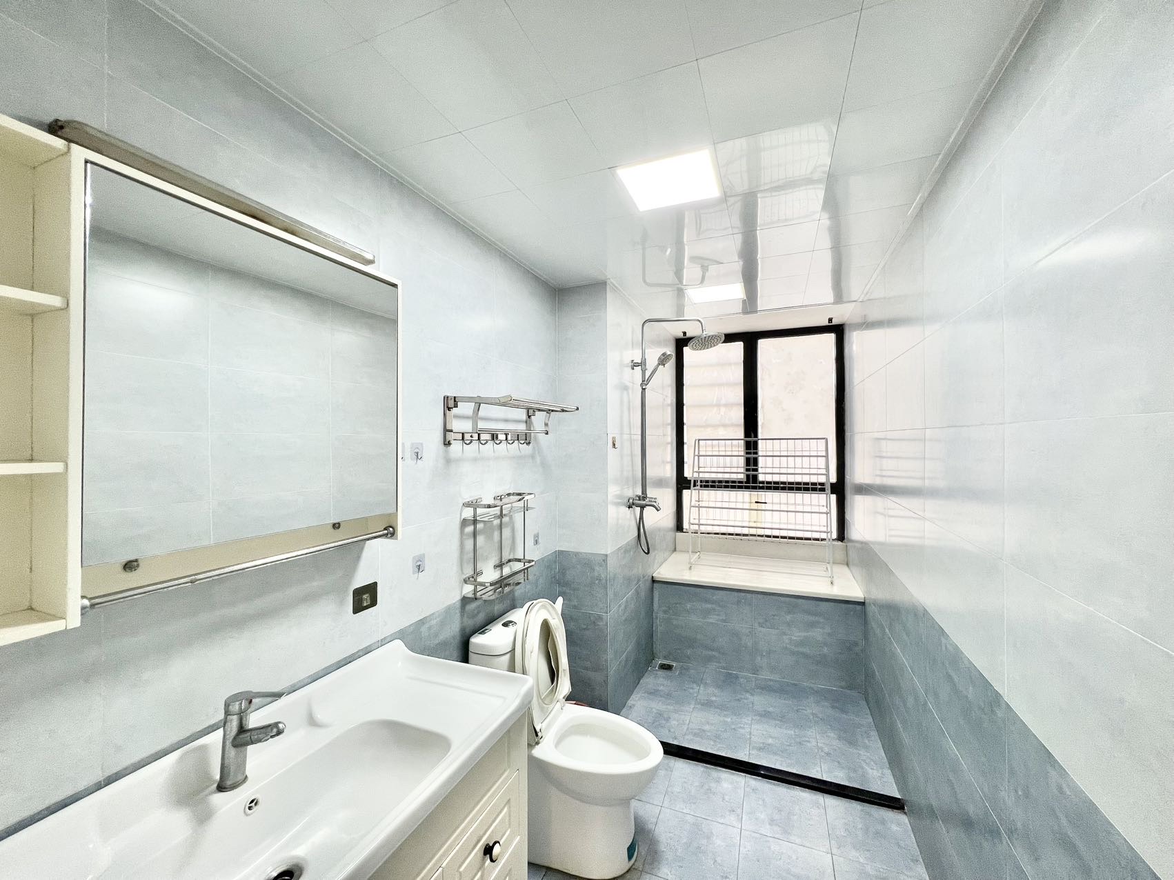 万达广场骏豪仕家(万达公馆) 3室2厅2卫 2600.0元/月 万达广场骏豪仕家(万达公馆) 3室2厅2卫 2600.0元/月室内图