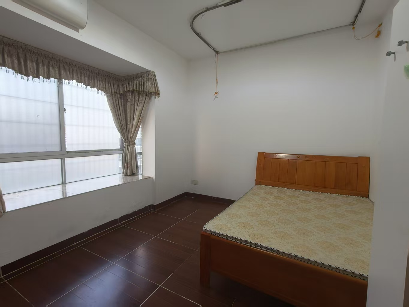 宝源花园  3室2厅2卫    190.0万 宝源花园  3室2厅2卫    190.0万