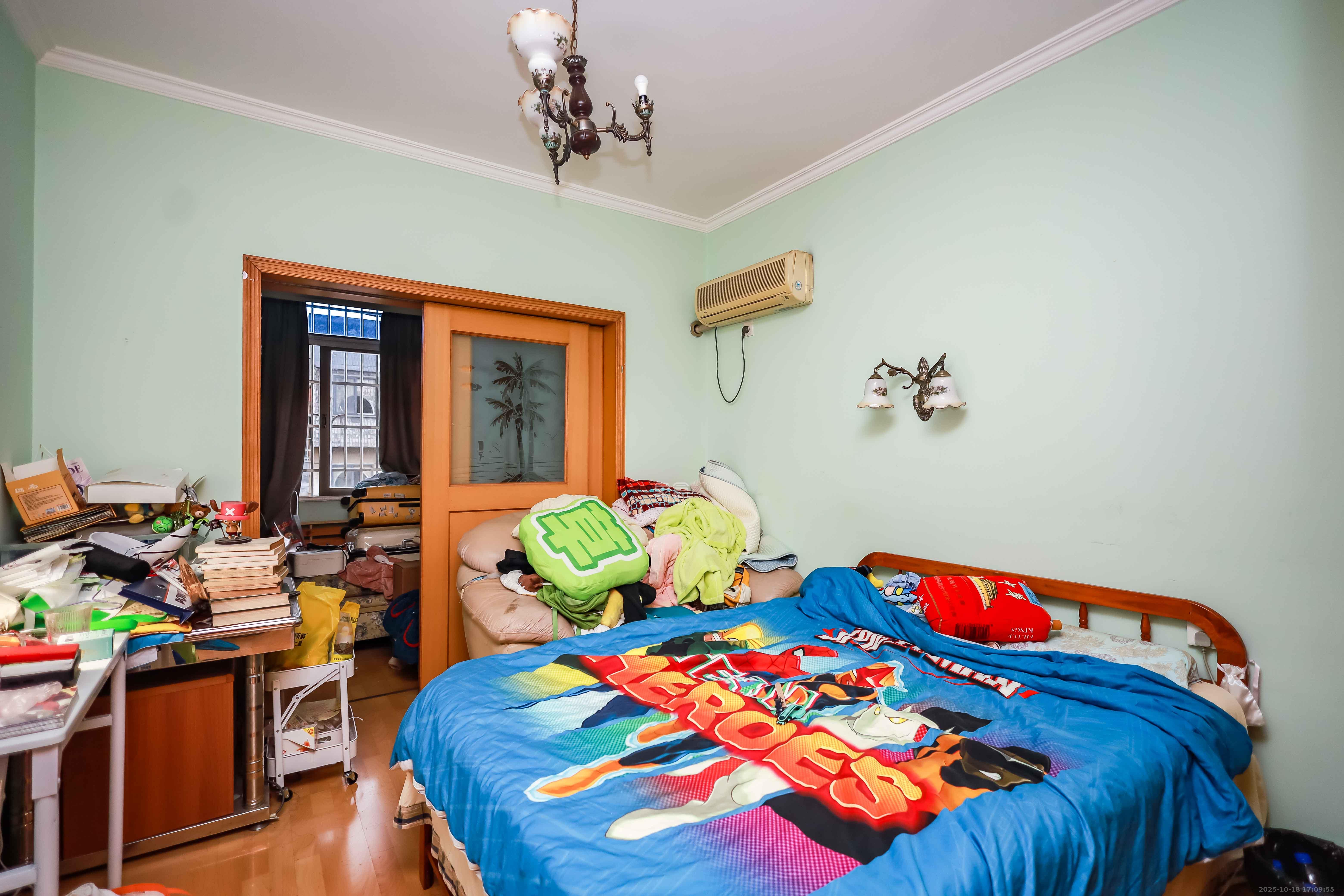 丽臣小区  2室2厅1卫    52.8万卧室