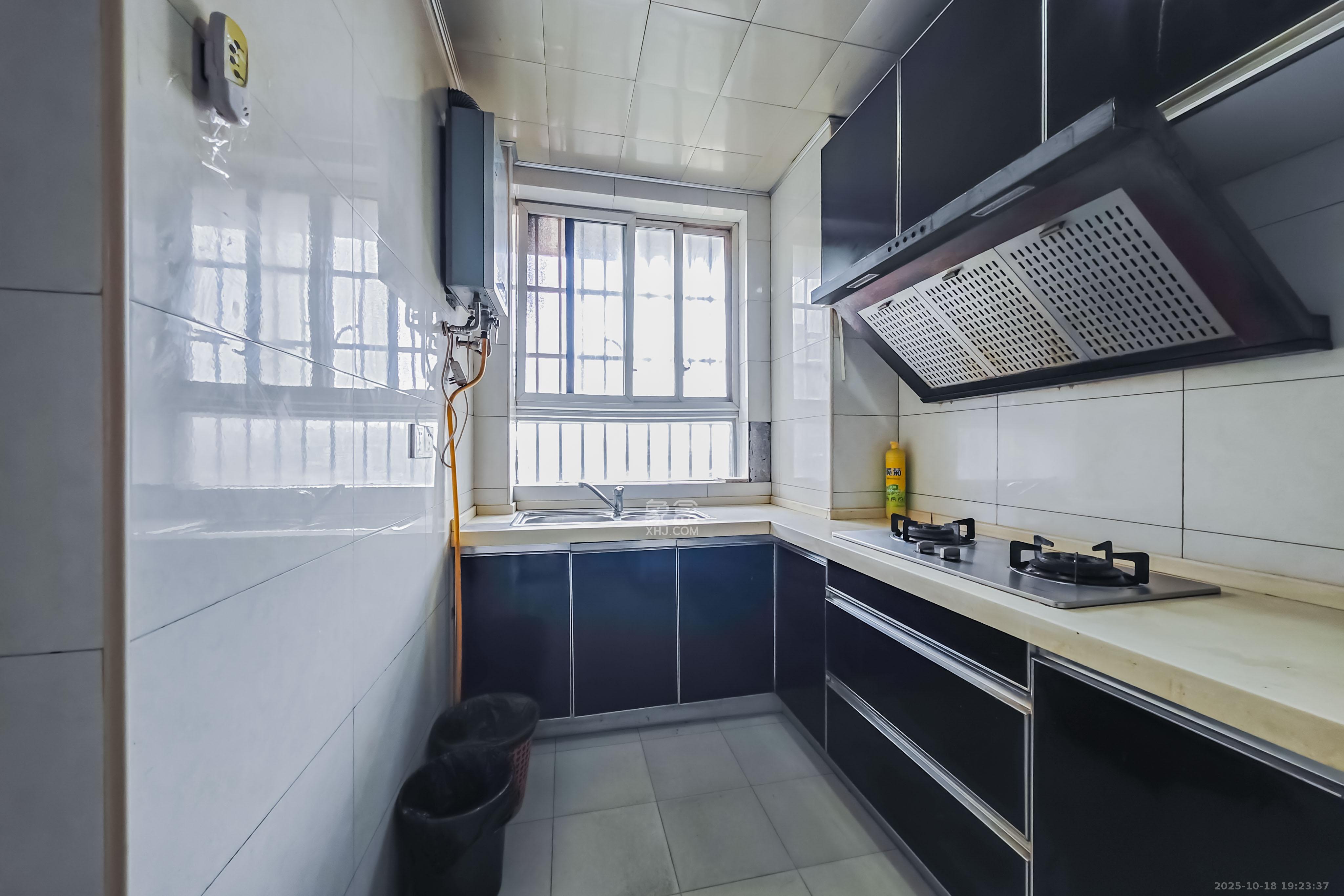 龙吉湾小区（龙瑞尚苑）  2室1厅1卫    42.0万厨房