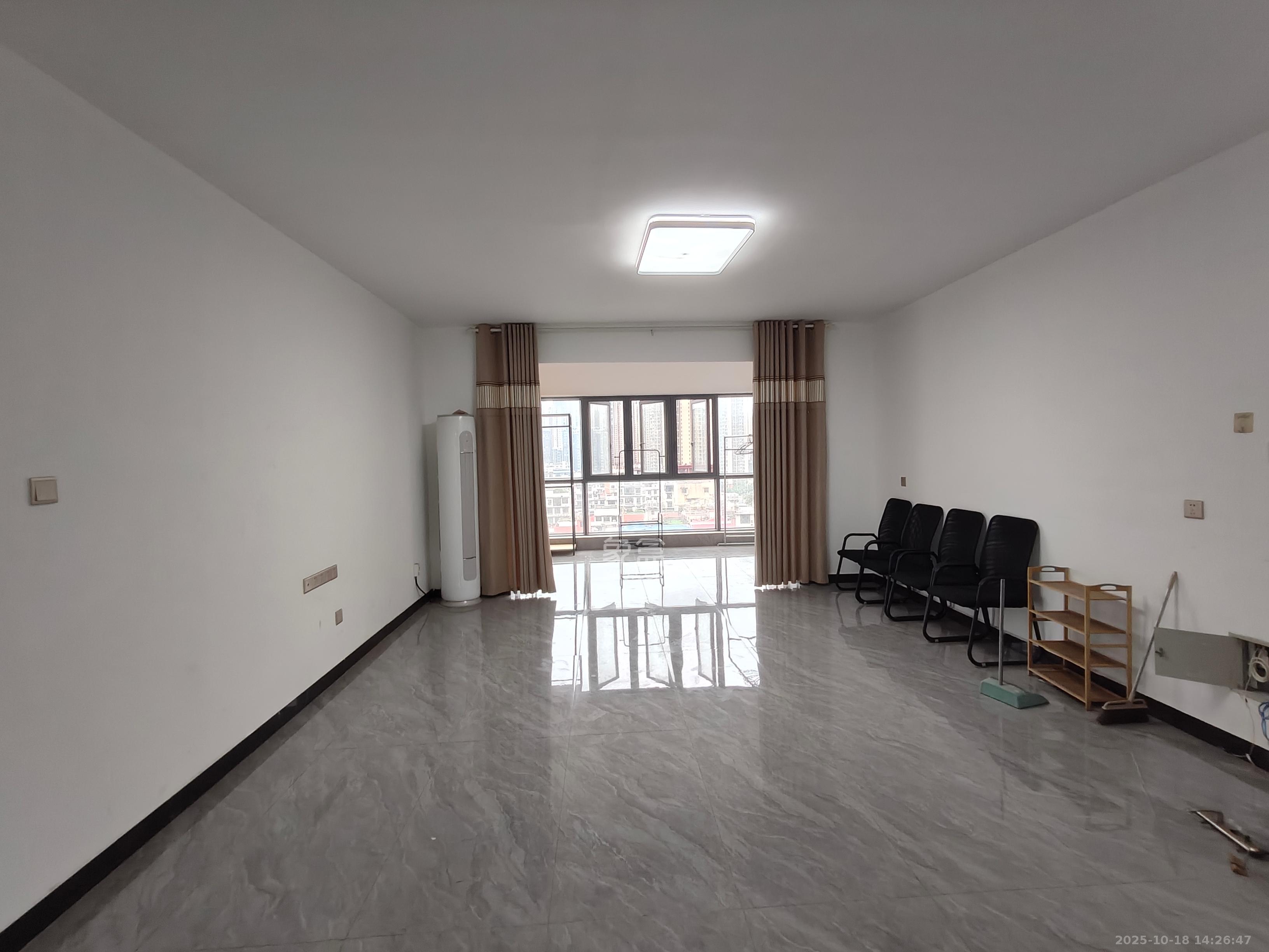 润和又一城  4室2厅2卫    2800.0元/月 润和又一城  4室2厅2卫    2800.0元/月