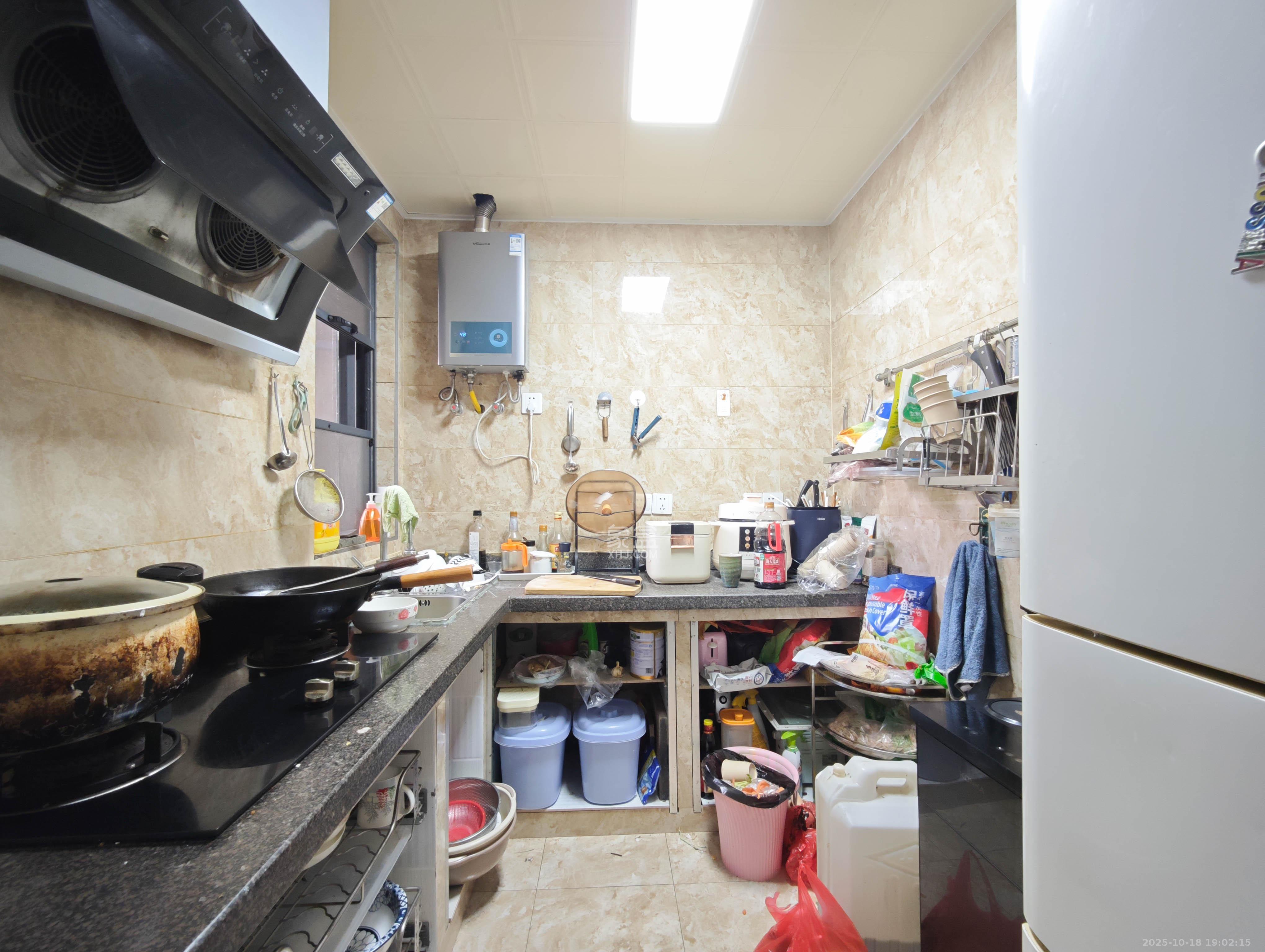 保利城(中航城国际社区、郡原美村) 4室2厅2卫 80.0万 保利城(中航城国际社区、郡原美村) 4室2厅2卫 80.0万其他