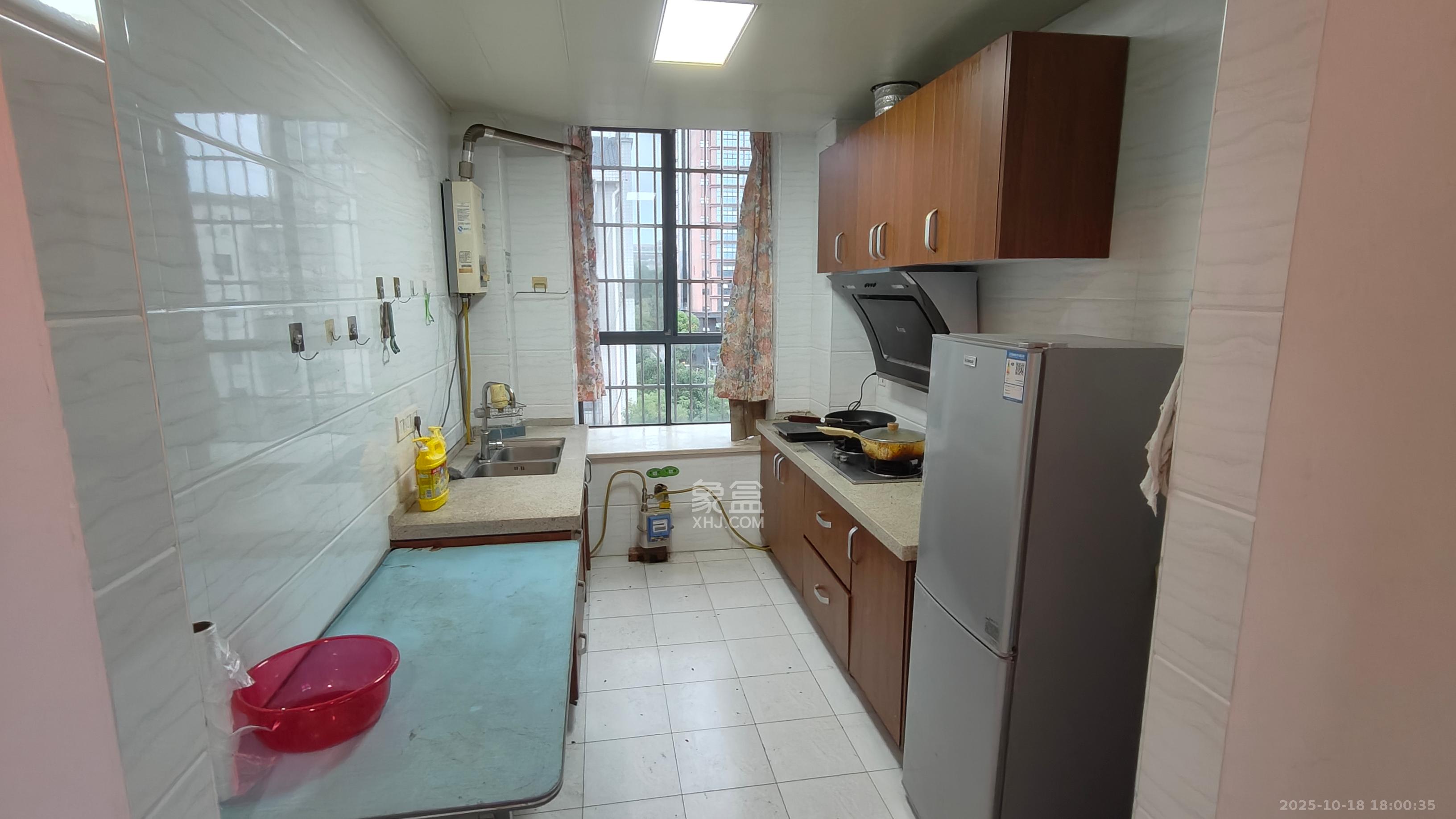 园艺小区  2室2厅1卫    1700.0元/月室内图