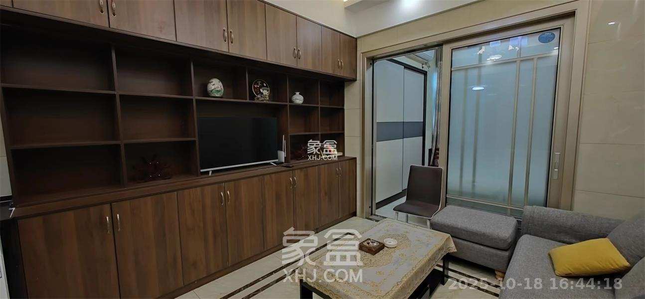 塞纳公馆  1室1厅1卫    1500.0元/月 塞纳公馆  1室1厅1卫    1500.0元/月室内图