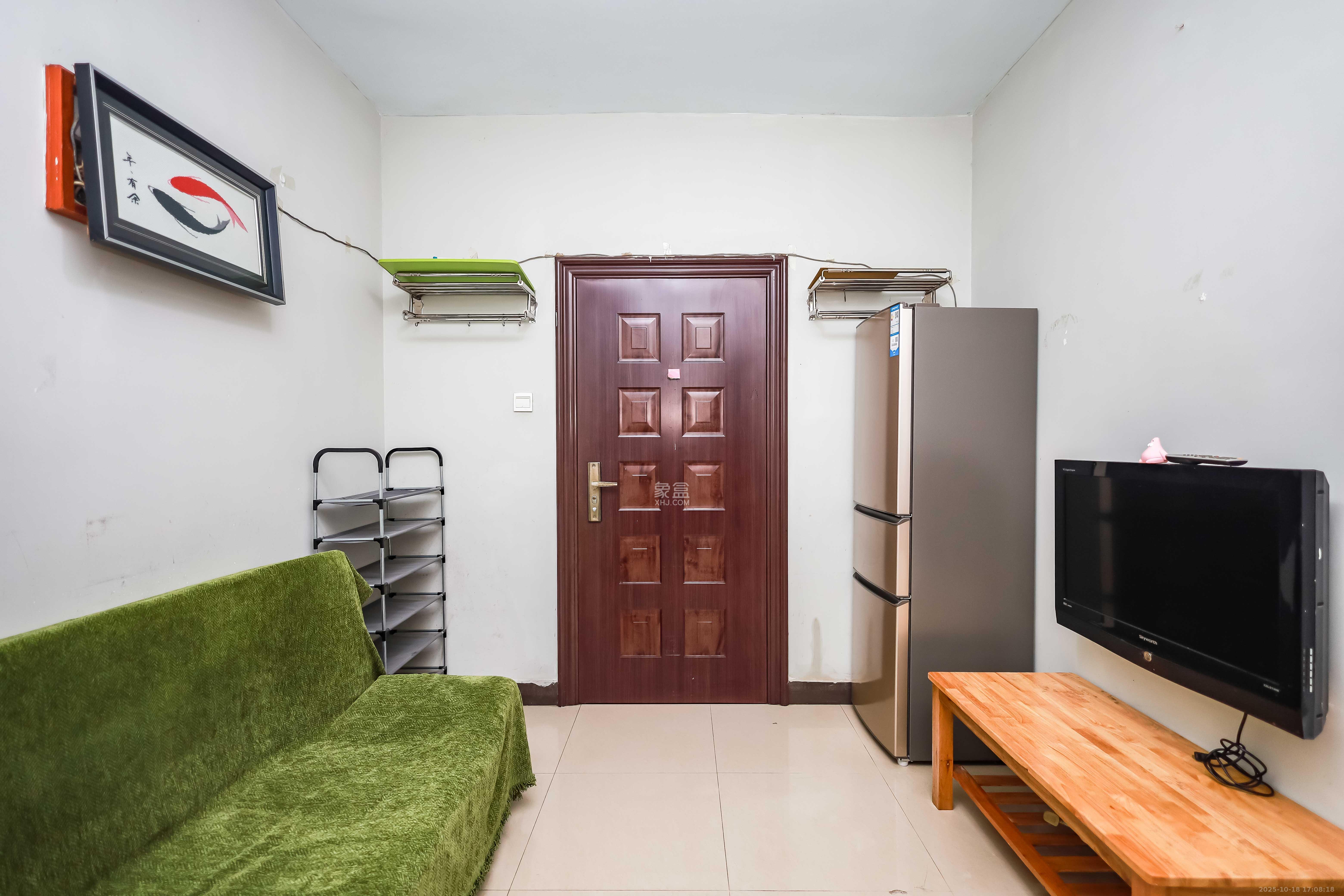 未来城科学家园  1室1厅1卫    32.0万 未来城科学家园  1室1厅1卫    32.0万客厅