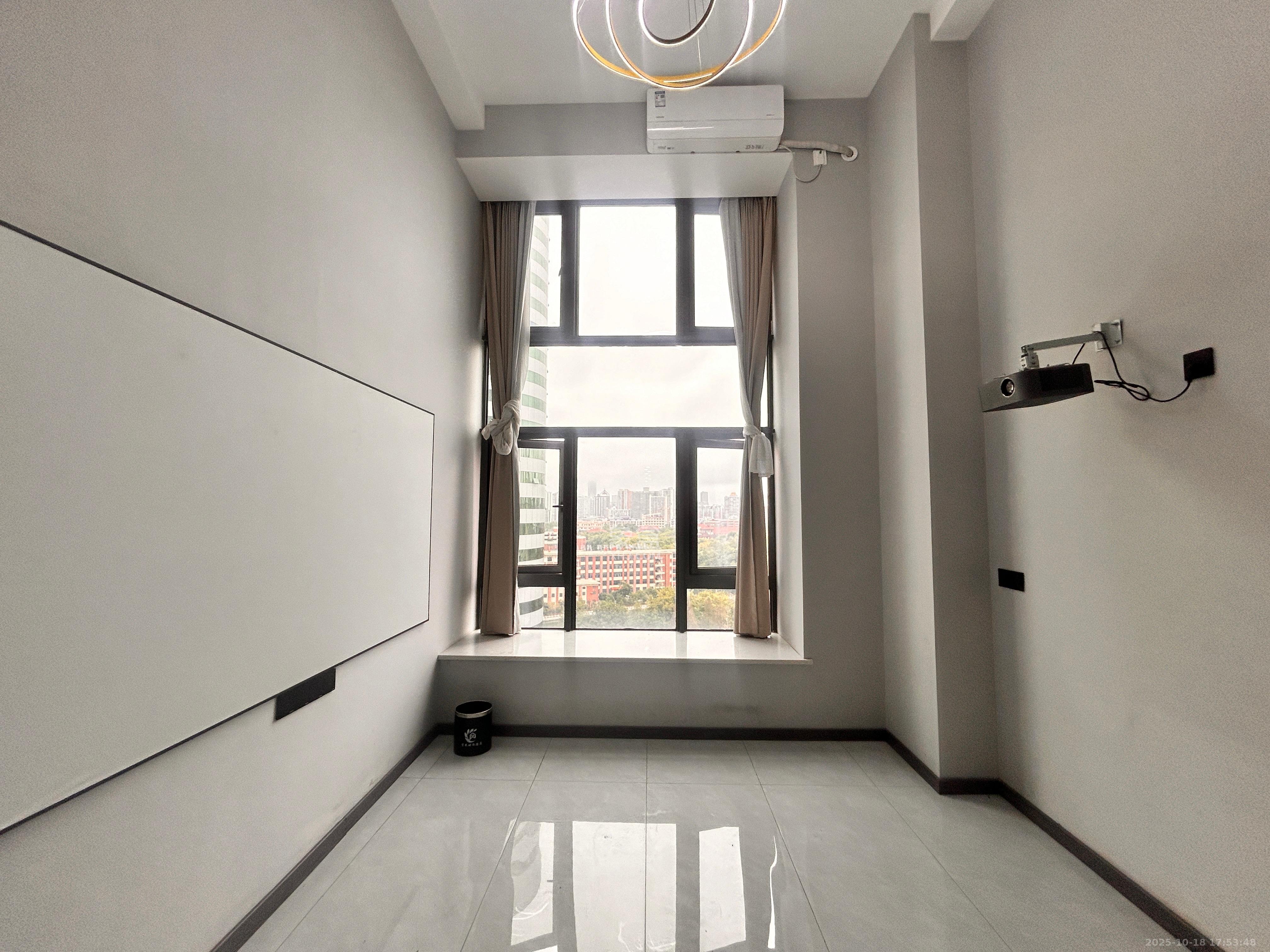 时代MOMA云PARK  1室1厅1卫    2200.0元/月室内图