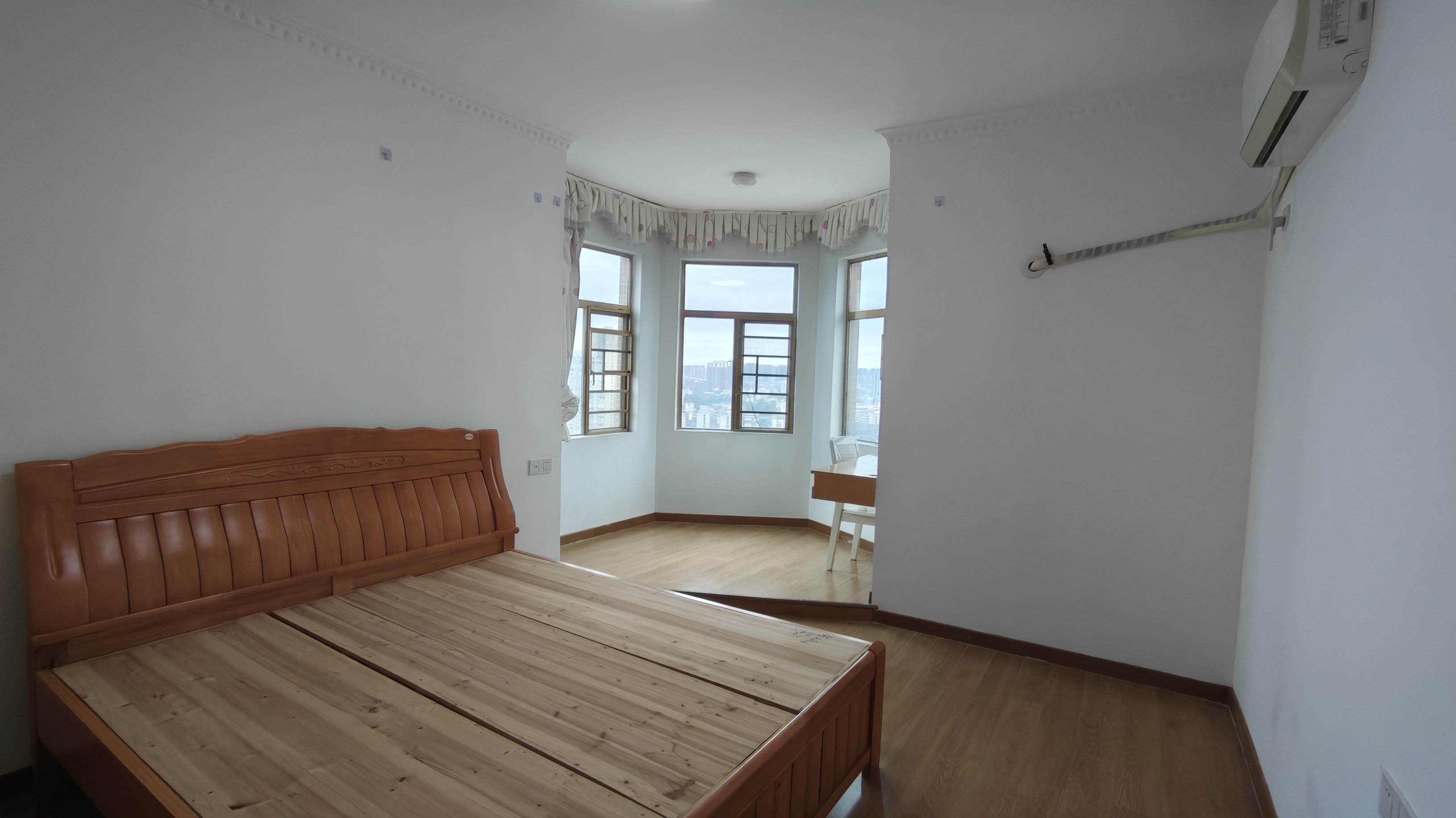 湘水明珠  1室0厅0卫    2000.0元/月室内图