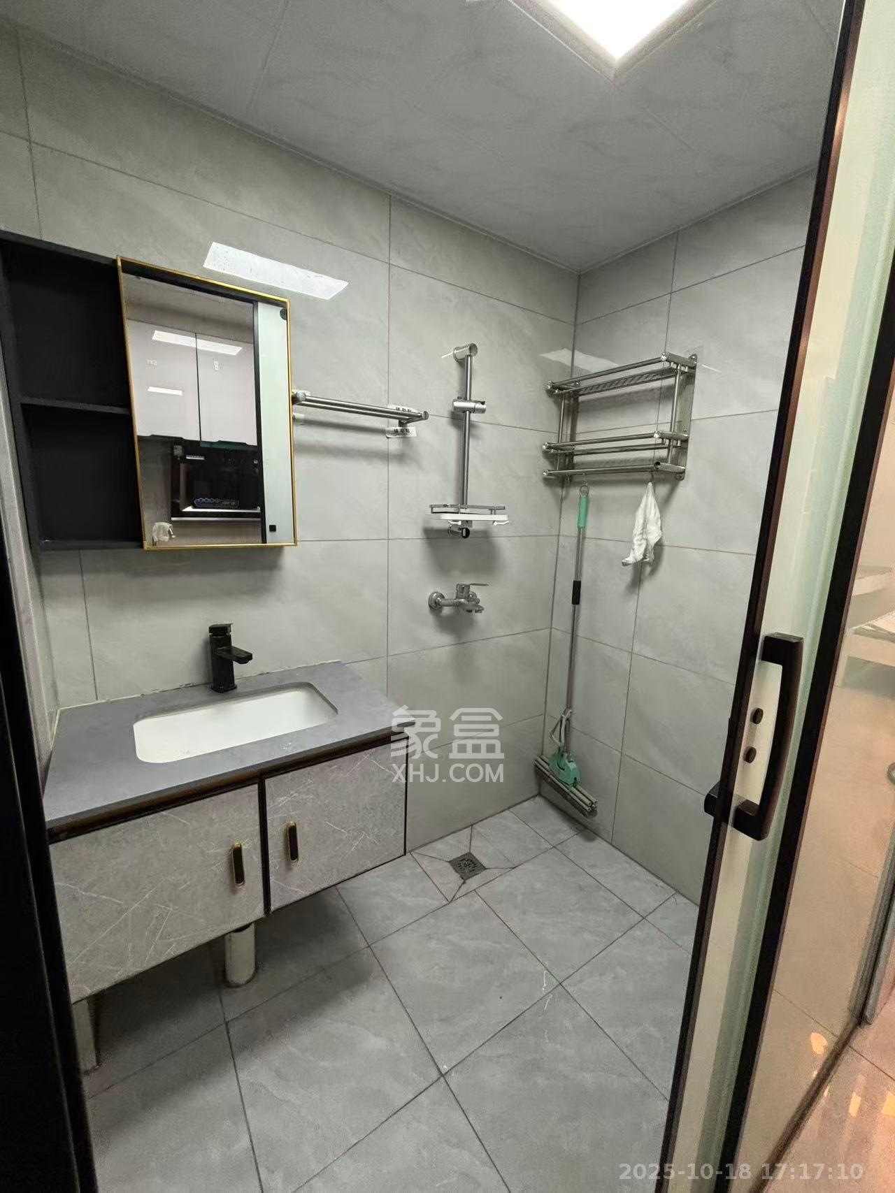 保利麓谷林语I区 1室1厅1卫 1500.0元/月 保利麓谷林语I区 1室1厅1卫 1500.0元/月室内图