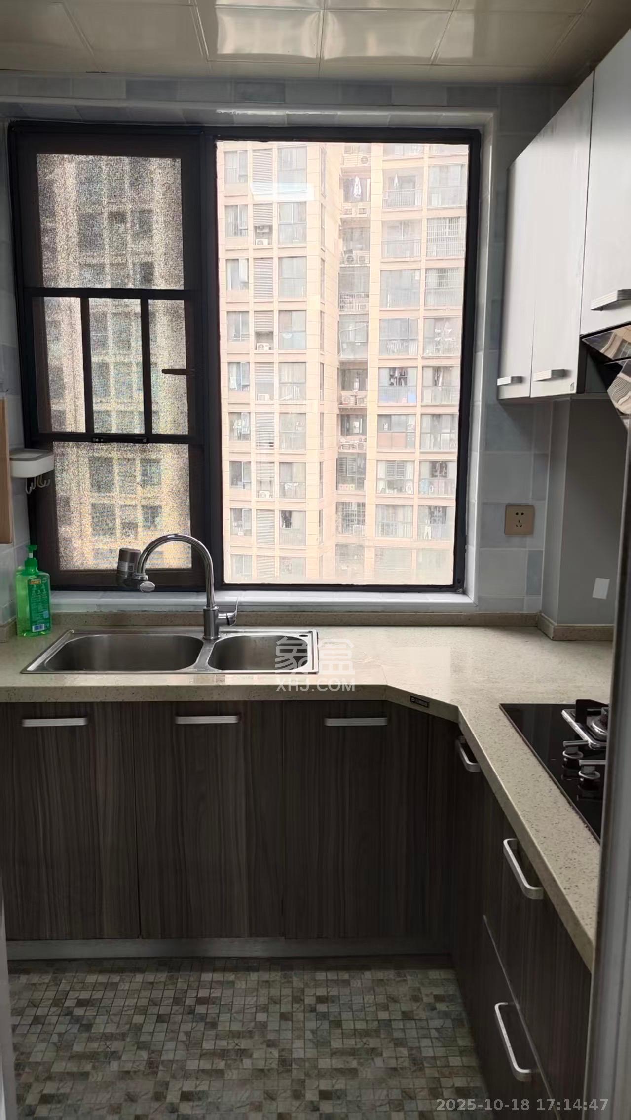 荣盛花语馨苑  1室2厅1卫    2200.0元/月室内图