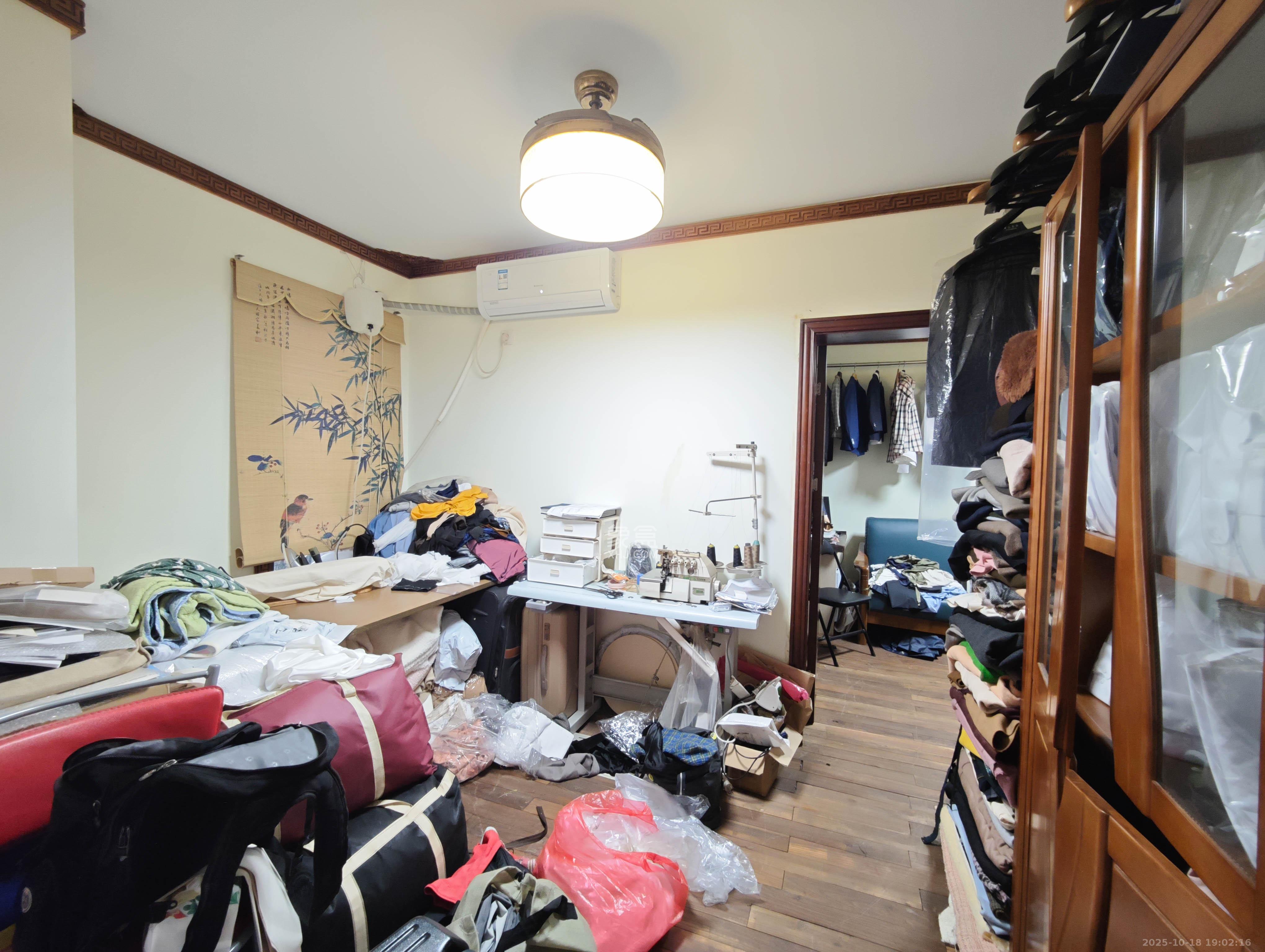 保利城（中航城国际社区、郡原美村）  4室2厅2卫    80.0万其他