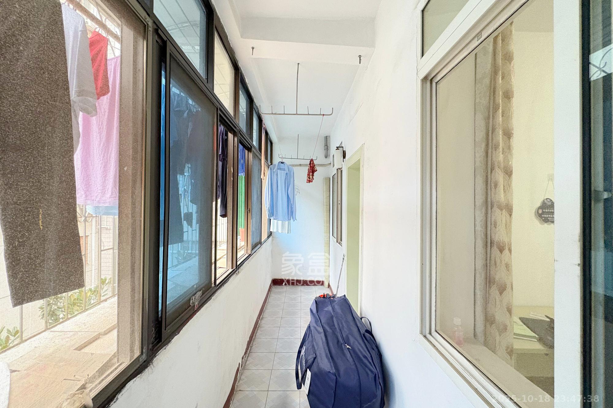 化工宿舍 2室1厅1卫 45.0万 化工宿舍 2室1厅1卫 45.0万阳台