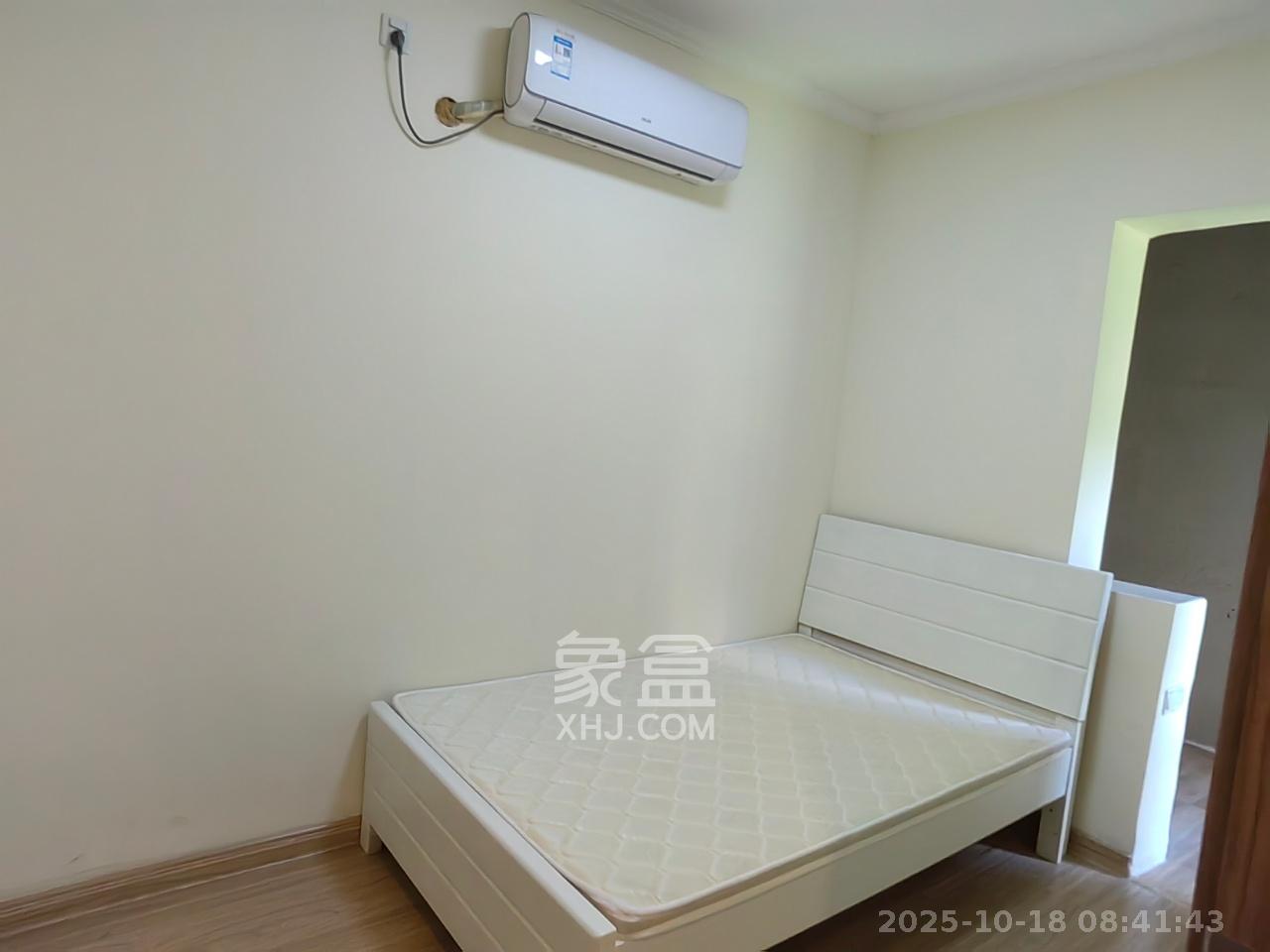 碧桂园公园壹号(凯怡茗苑)  3室2厅1卫    1600.0元/月 碧桂园公园壹号(凯怡茗苑)  3室2厅1卫    1600.0元/月室内图