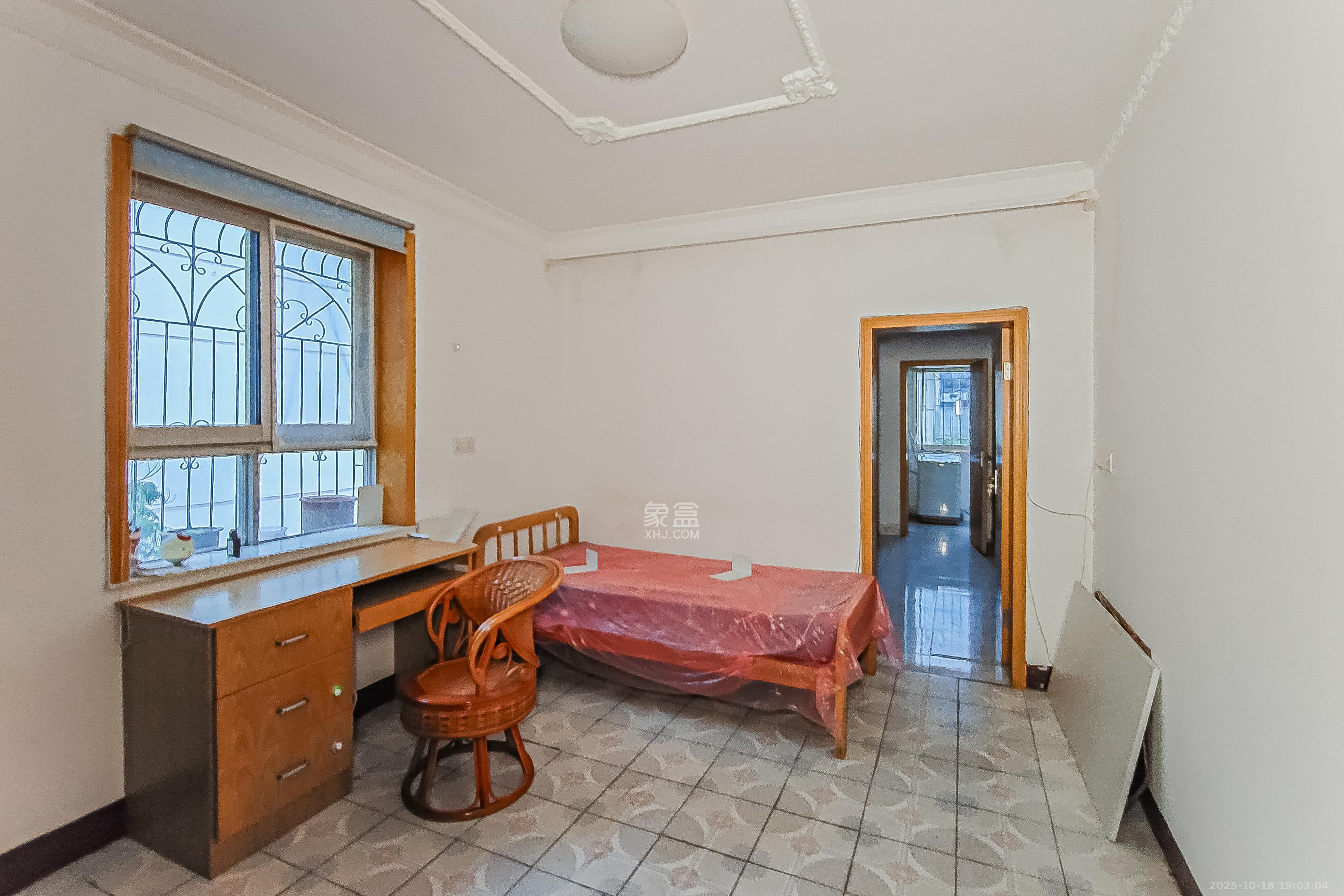 城南中路公安局宿舍  3室1厅2卫    37.0万 城南中路公安局宿舍  3室1厅2卫    37.0万卧室