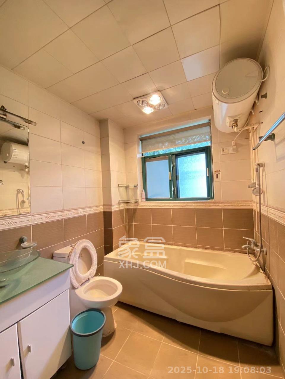 亚华香舍花都 3室2厅2卫 2500.0元/月 亚华香舍花都 3室2厅2卫 2500.0元/月室内图