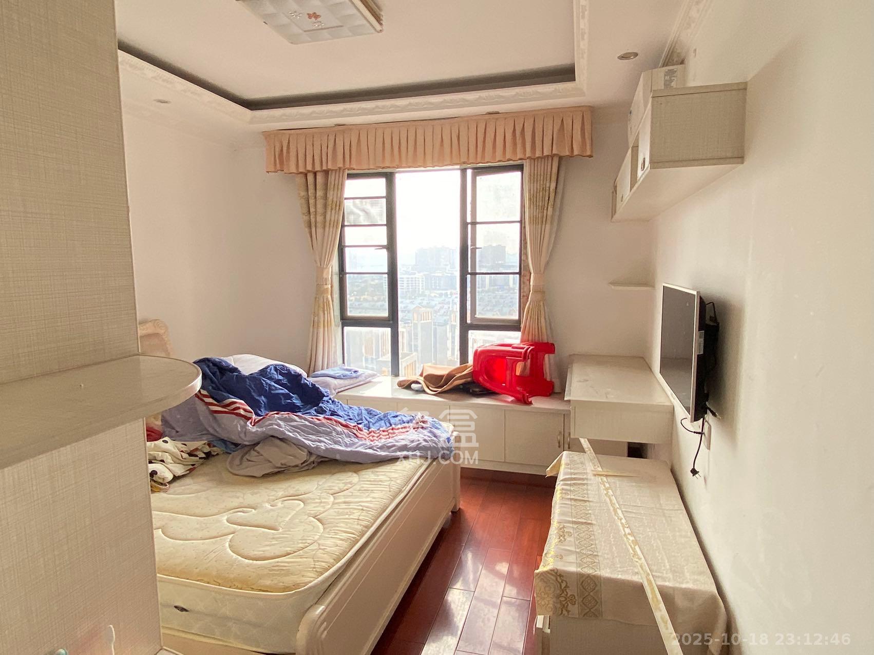 南庭城果  1室0厅0卫    3100.0元/月室内图