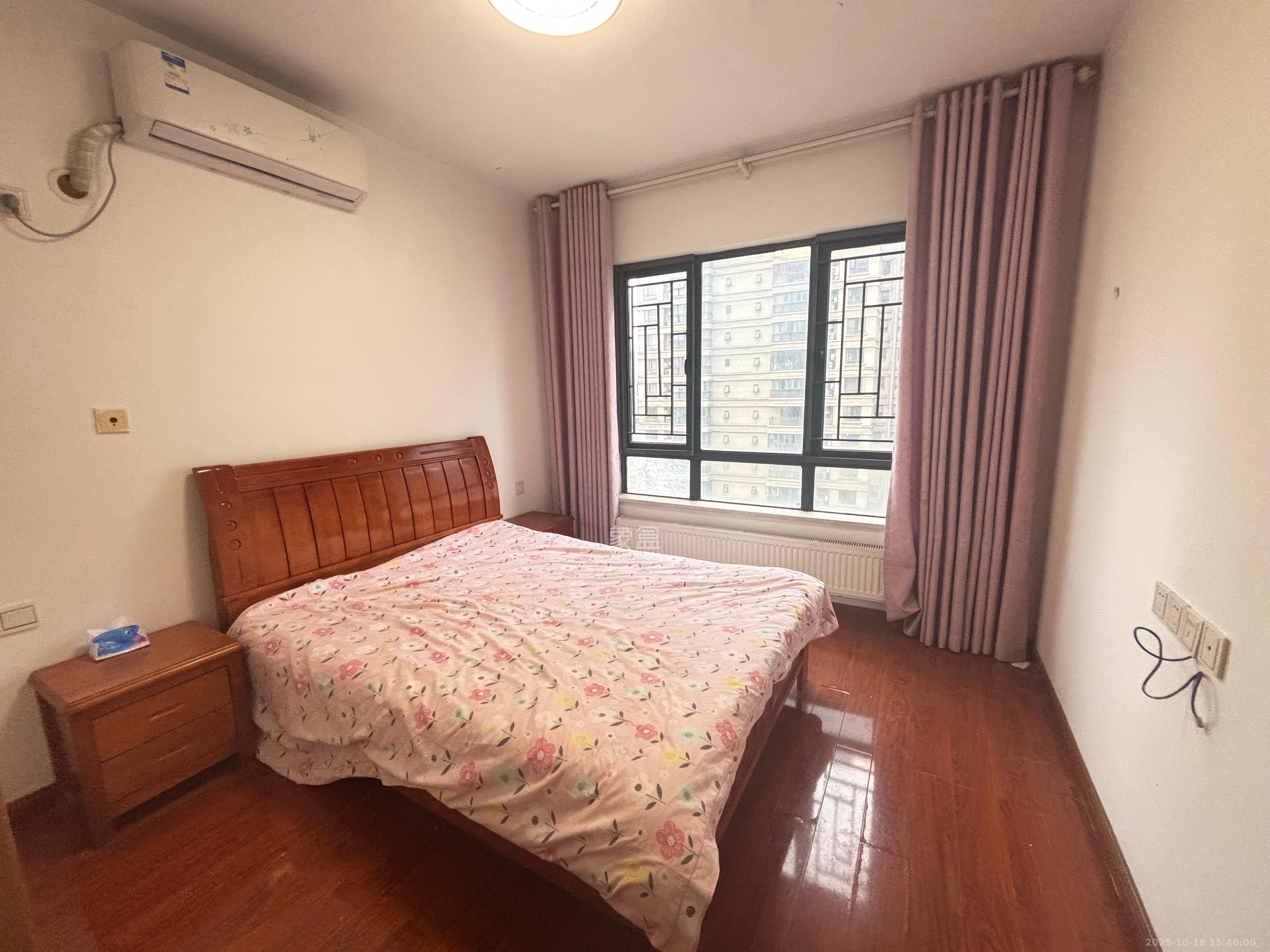 奥克斯广场  2室2厅1卫    2500.0元/月室内图