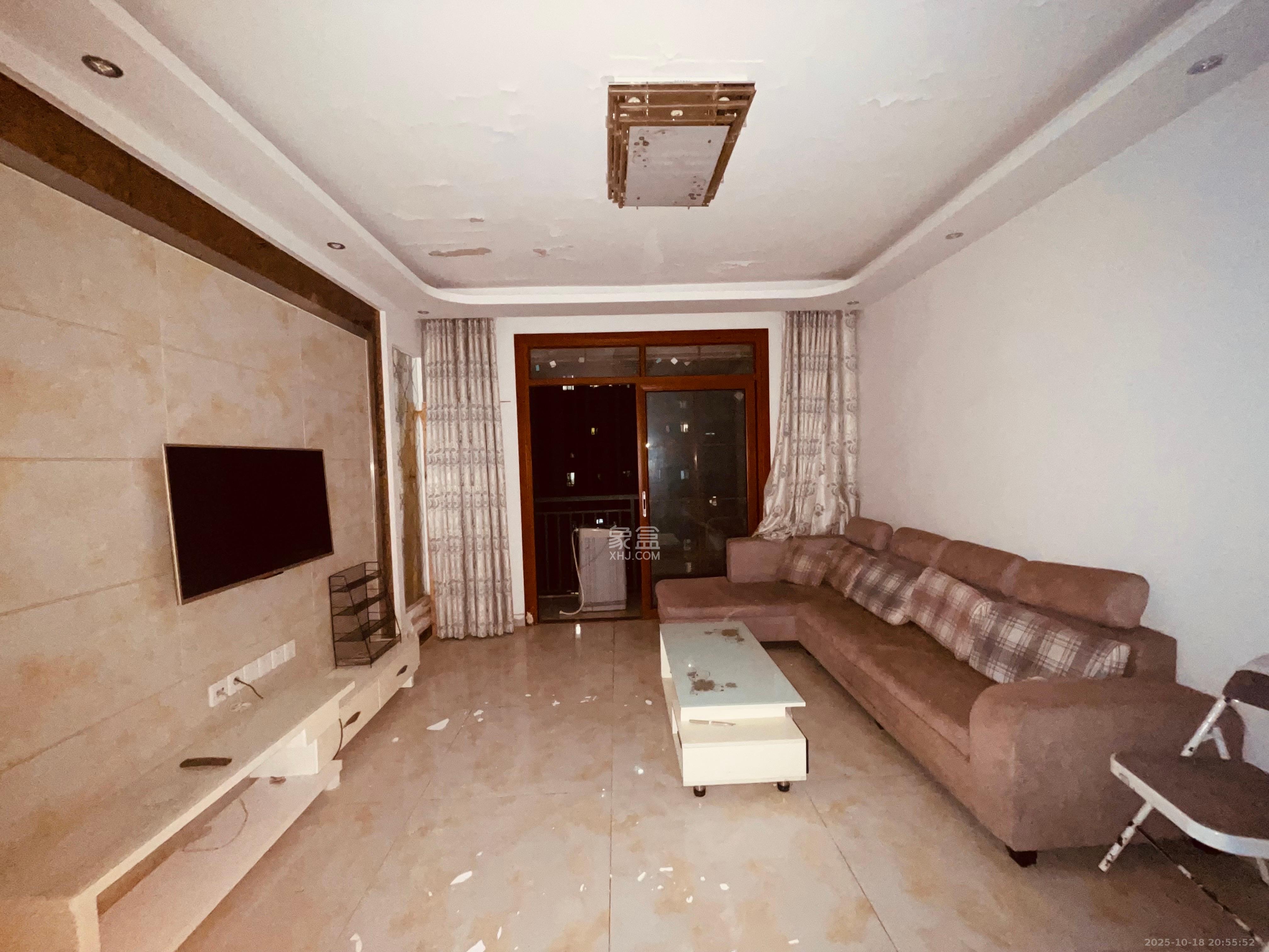 荣盛花语馨苑  3室2厅1卫    2400.0元/月