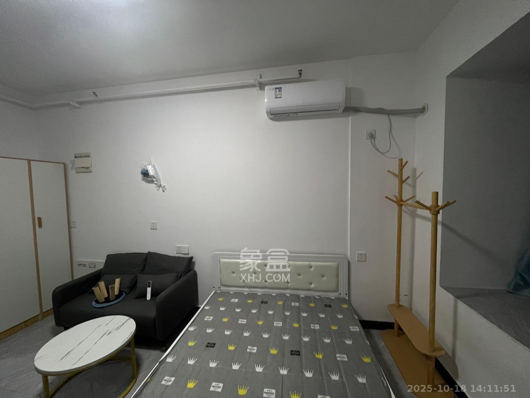 保利麓谷林语I区  1室1厅1卫    1300.0元/月室内图