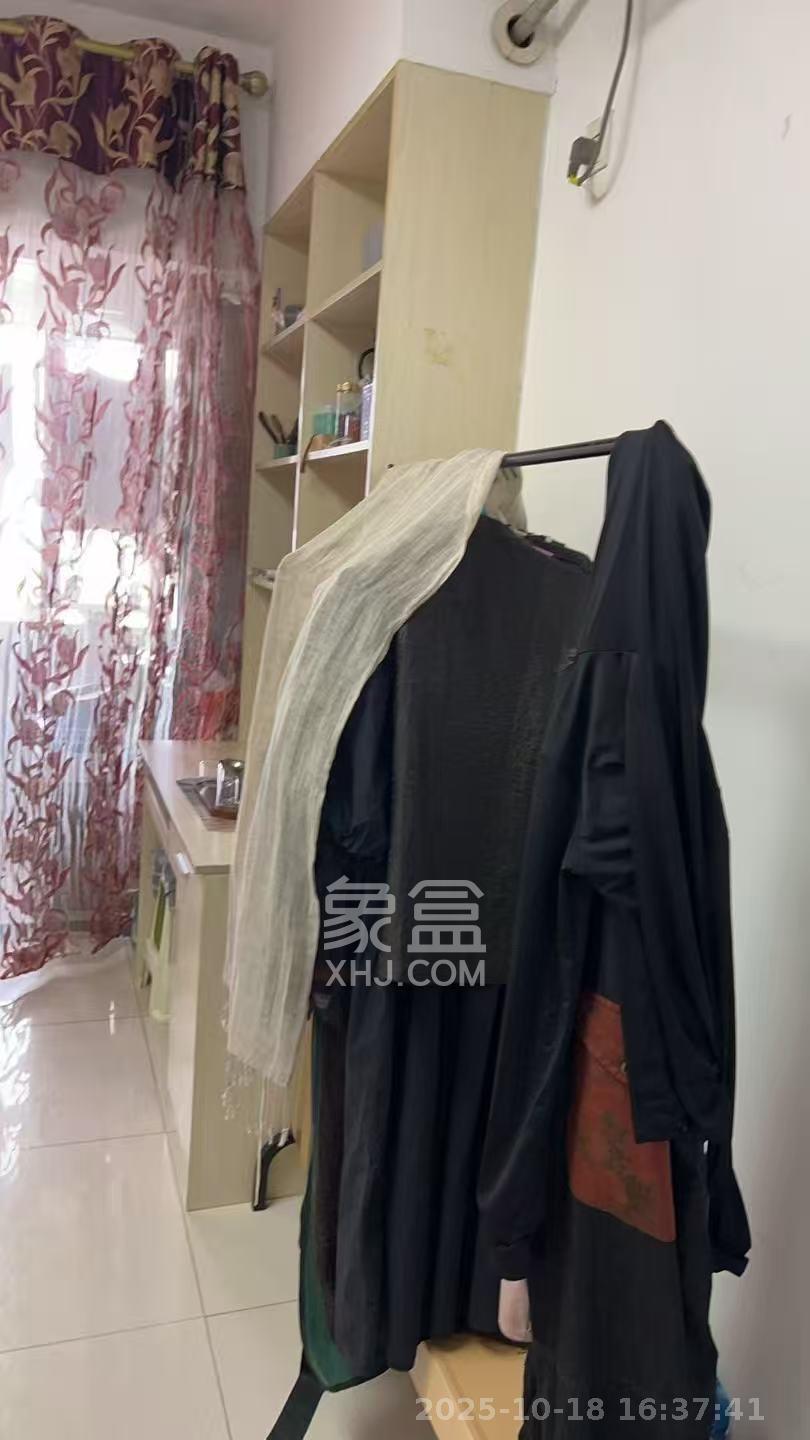 观园国际公寓  1室1厅1卫    1500.0元/月室内图