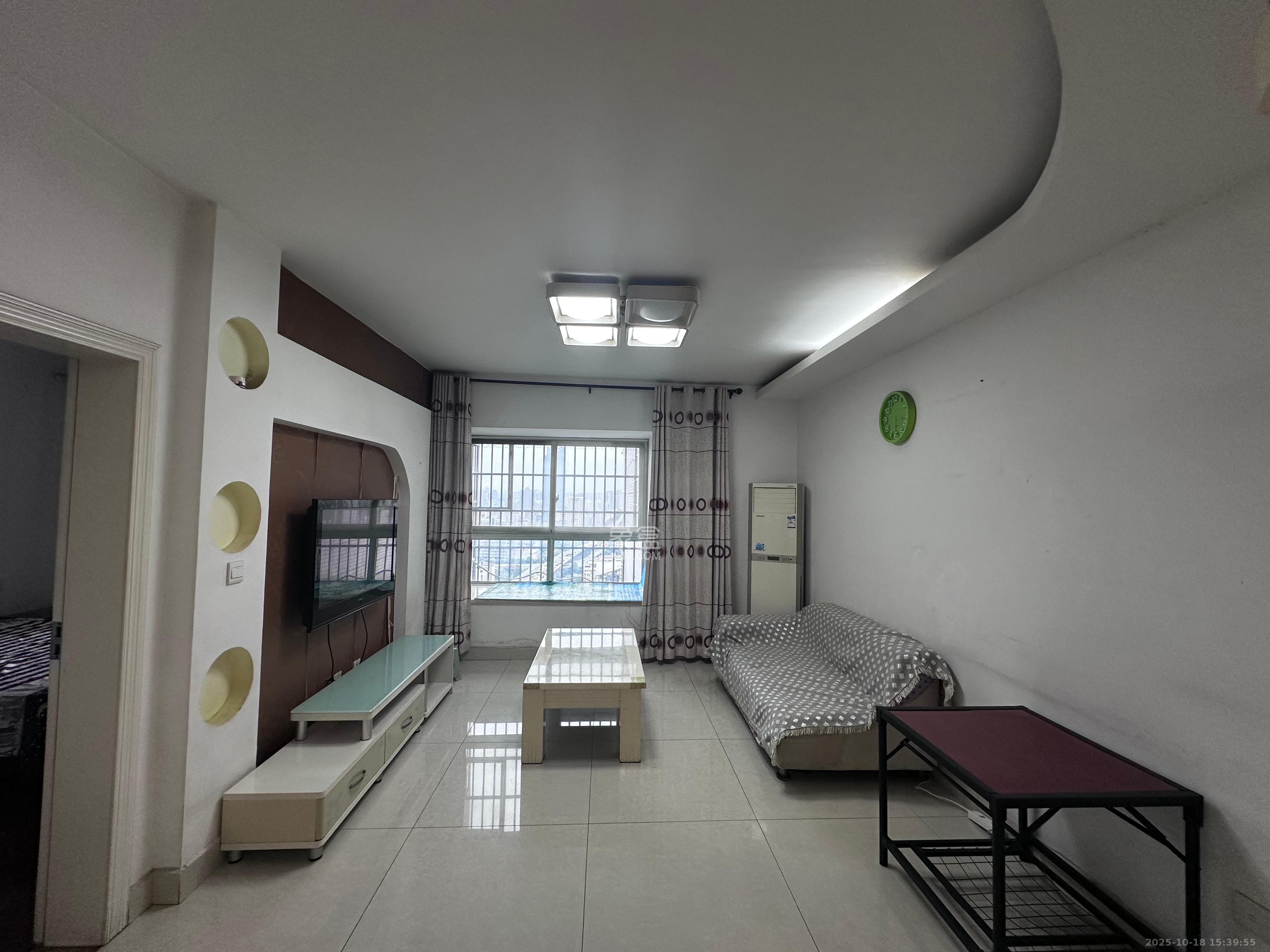 星典时代  3室2厅1卫    1800.0元/月室内图1