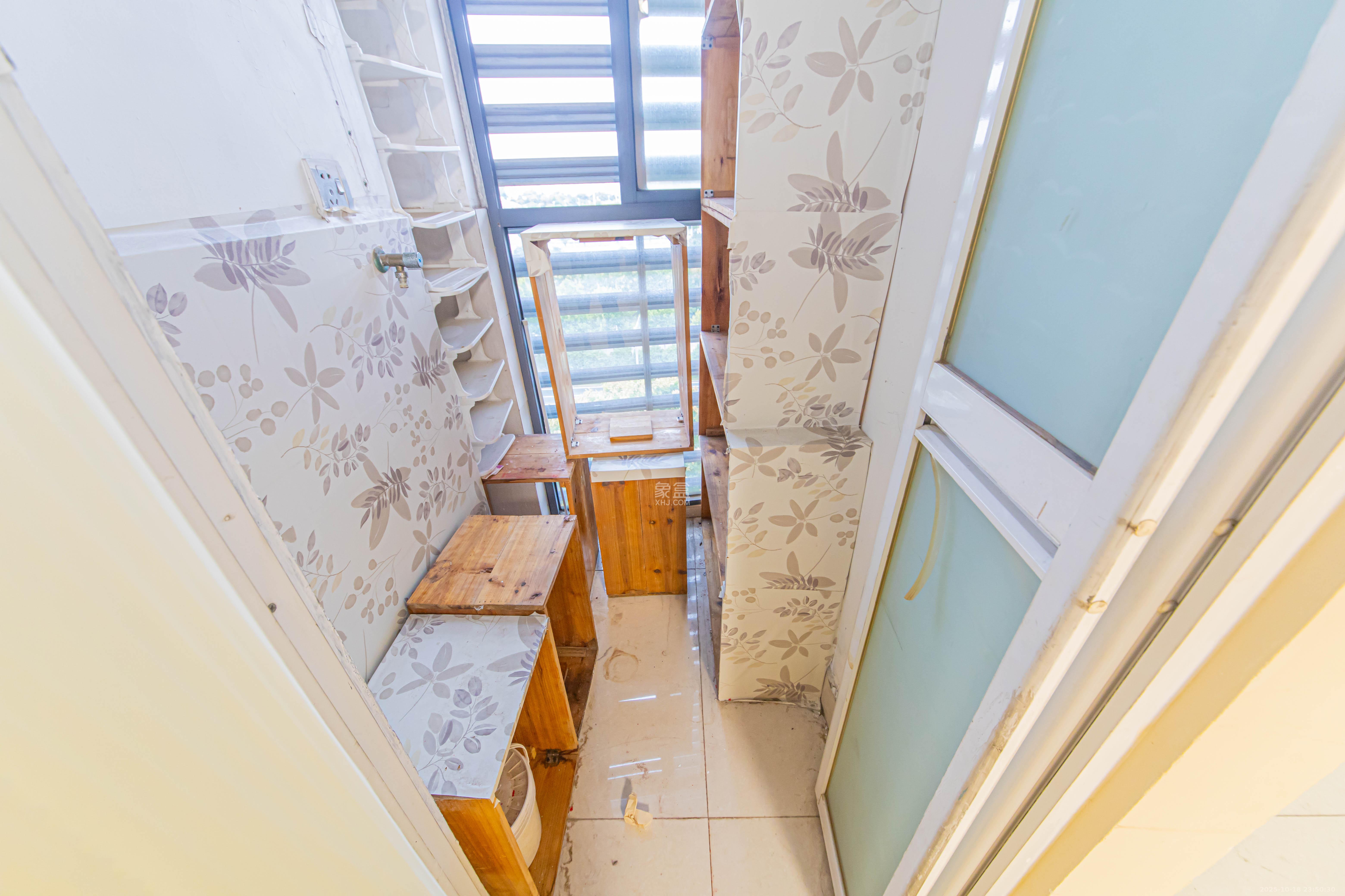 生活艺术城  1室1厅1卫    23.0万 生活艺术城  1室1厅1卫    23.0万阳台