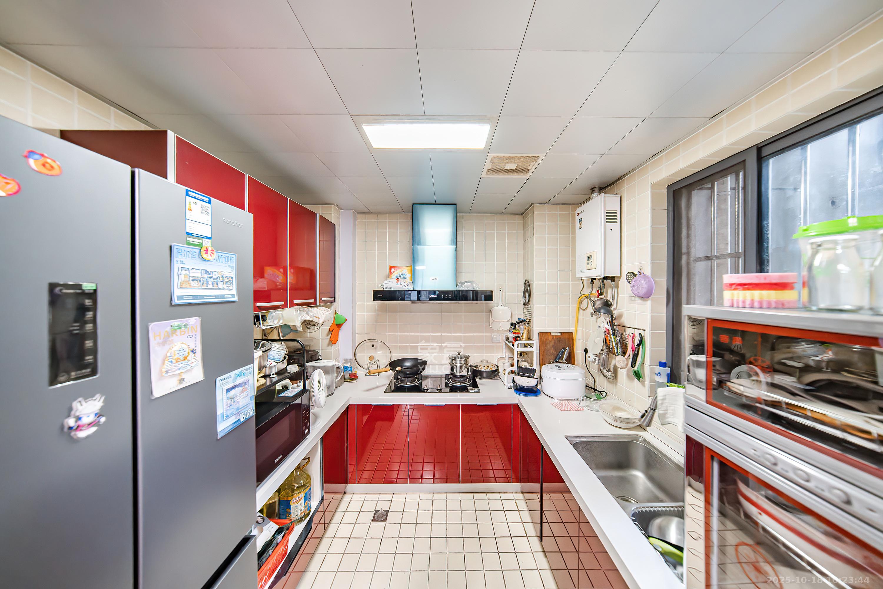 阳光100一期、四五期  4室2厅2卫    138.0万厨房