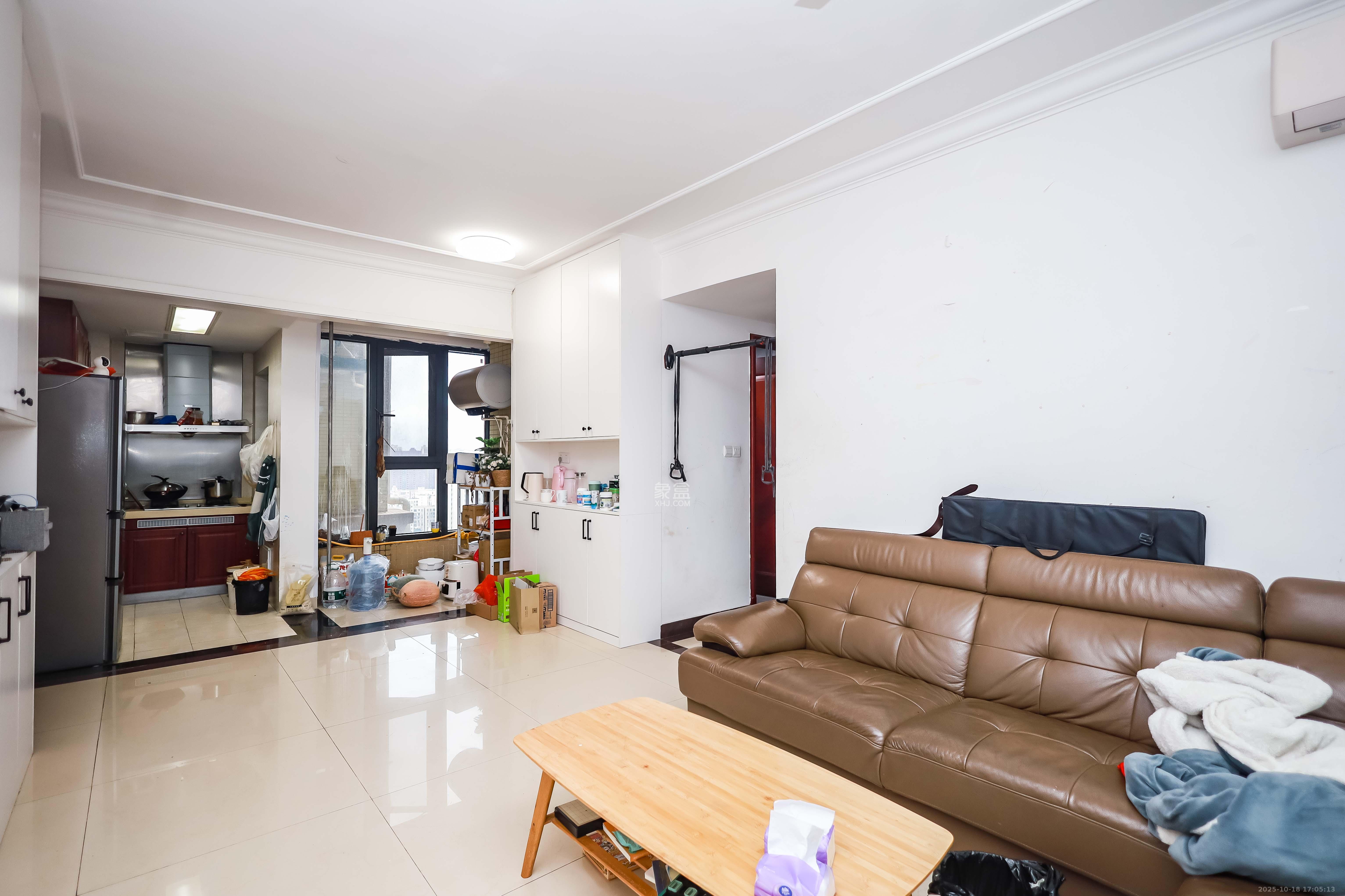 恒大华府  3室2厅1卫    115.0万 恒大华府  3室2厅1卫    115.0万客厅