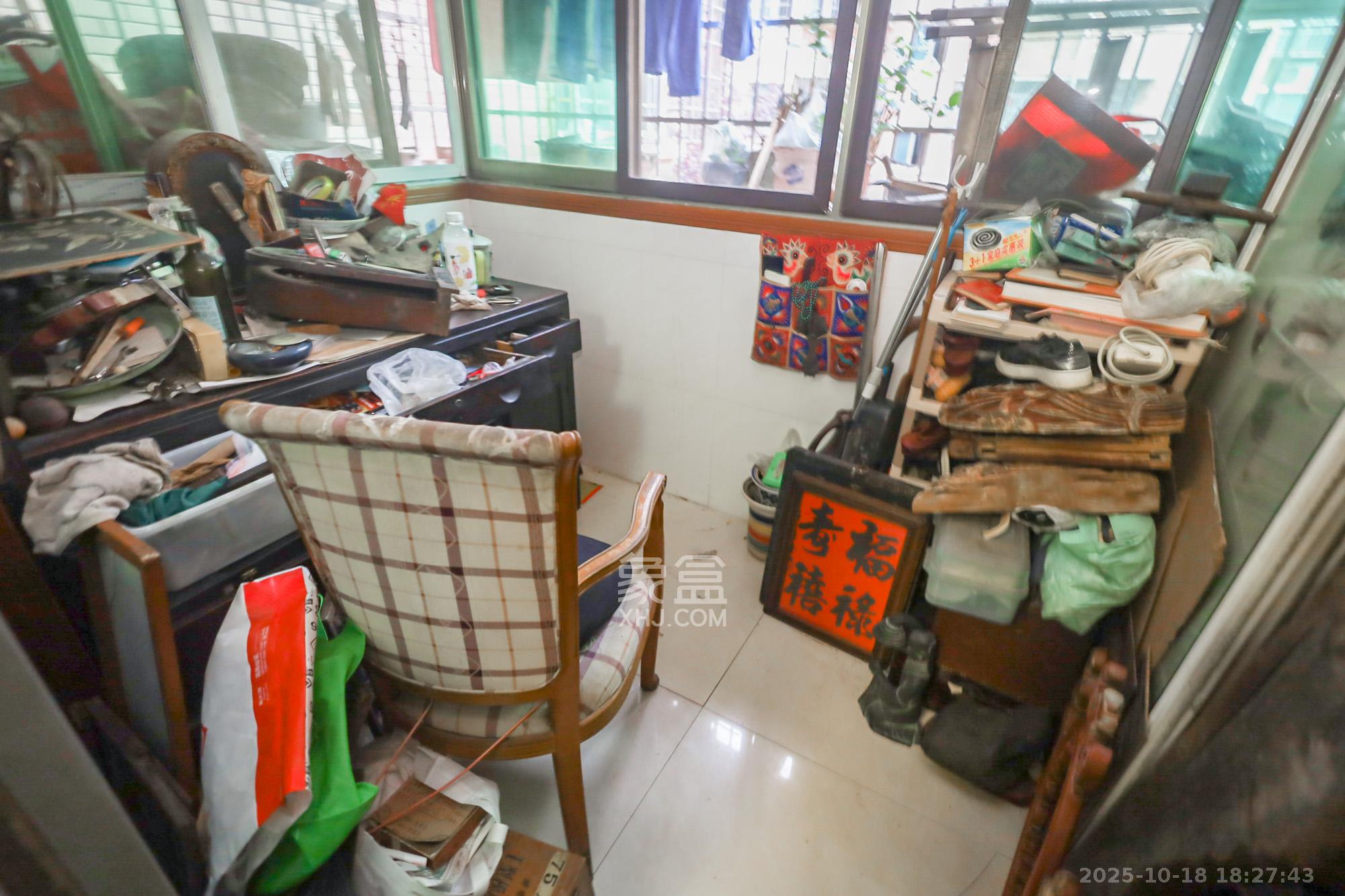 新雅园  3室2厅2卫    98.0万阳台