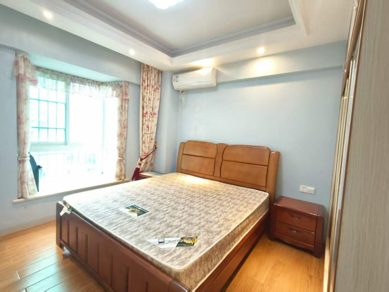 环卫大厦  3室2厅2卫    2900.0元/月室内图