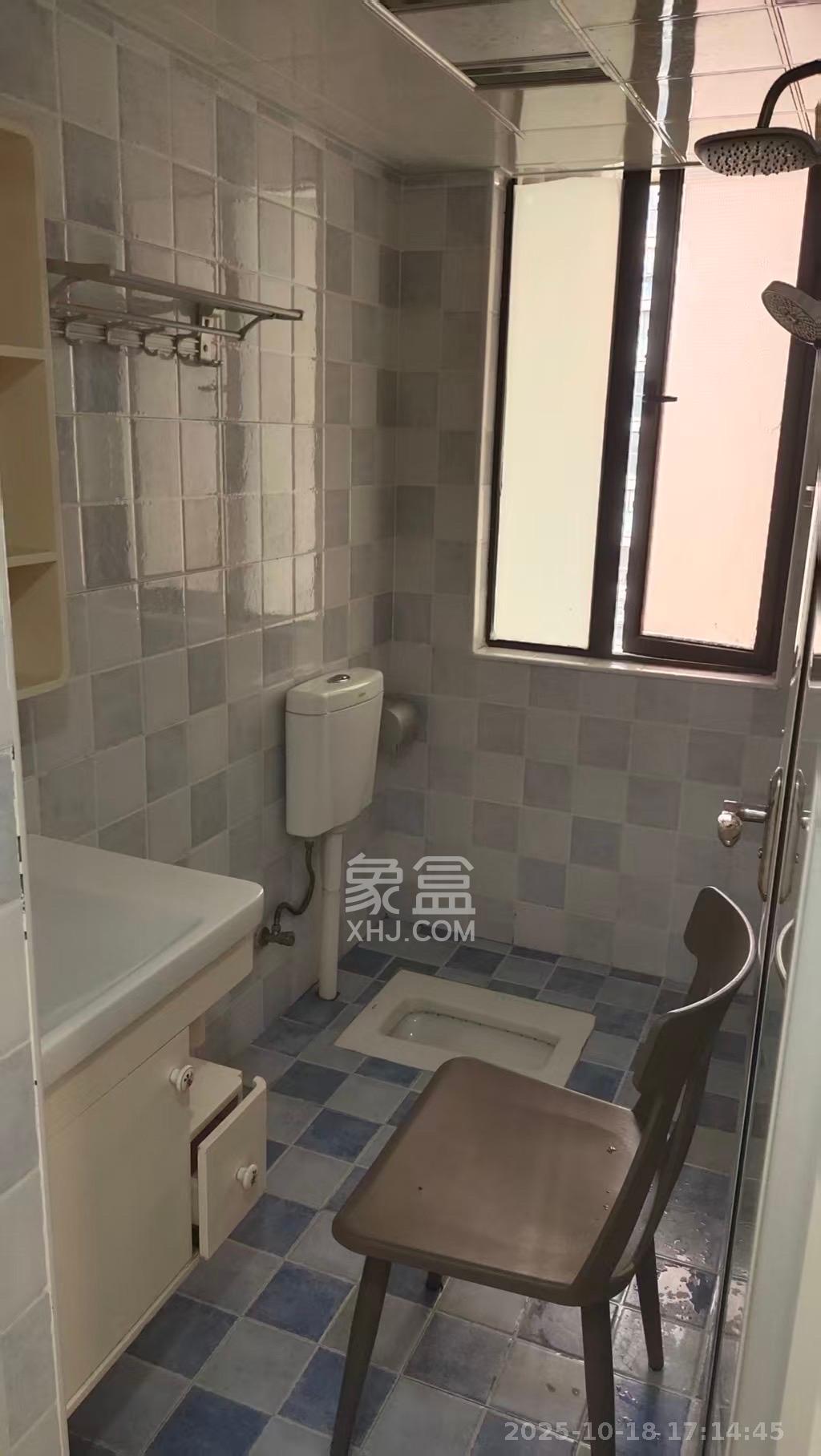 荣盛花语馨苑  1室2厅1卫    2200.0元/月室内图