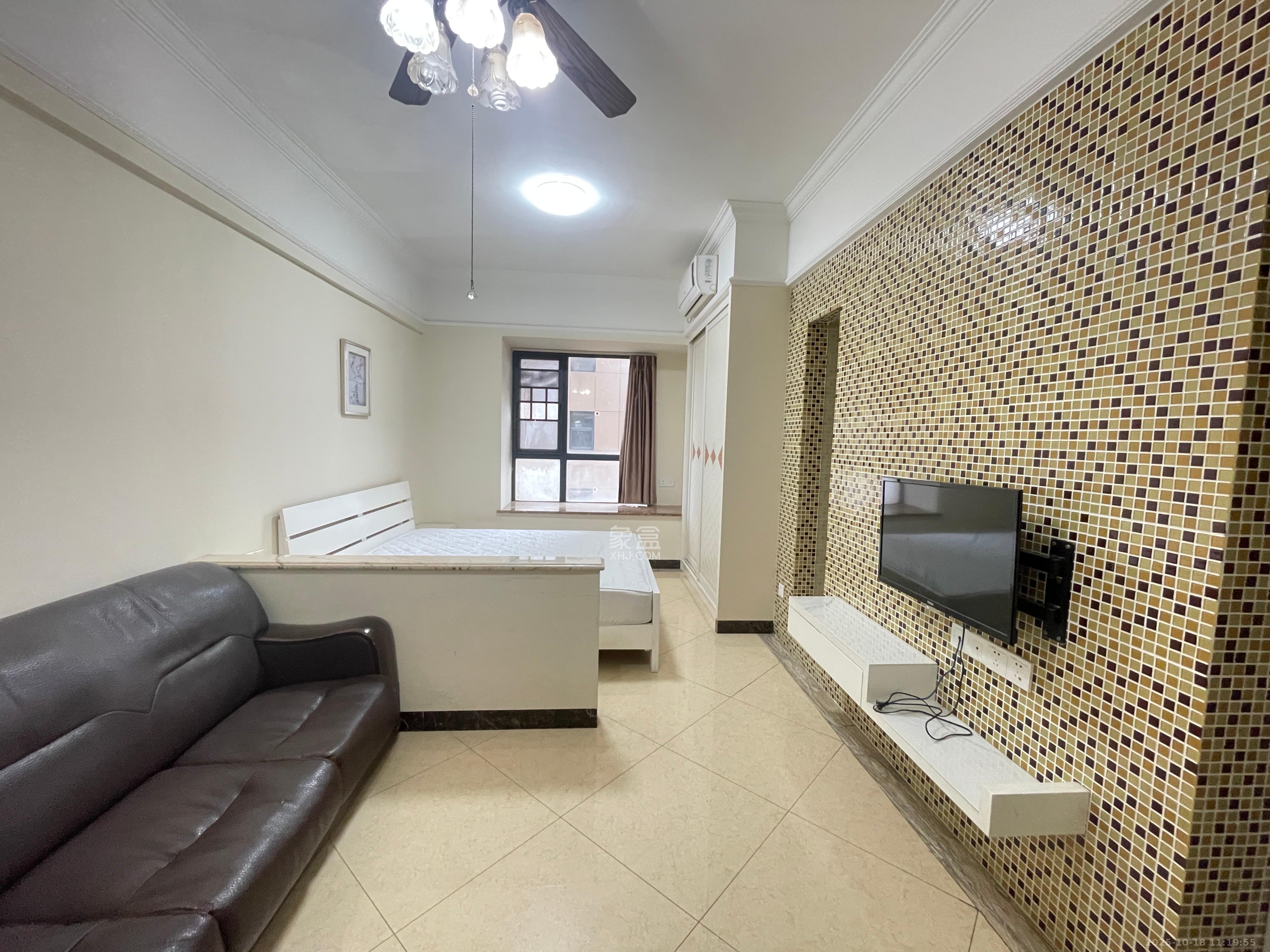 地华梅溪湖畔  1室1厅1卫    1900.0元/月 地华梅溪湖畔  1室1厅1卫    1900.0元/月室内图