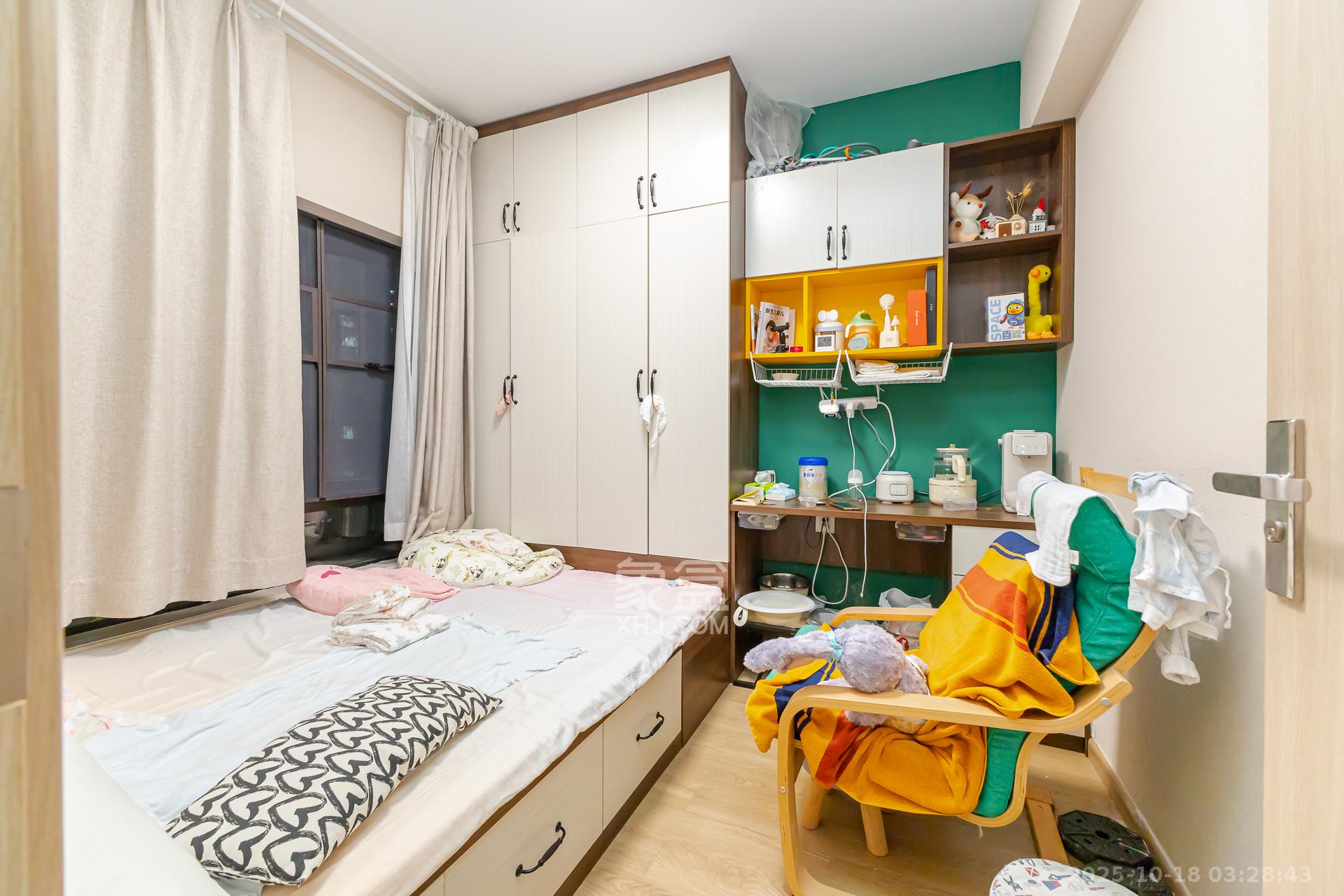 时代倾城三期  3室2厅2卫    95.0万卧室