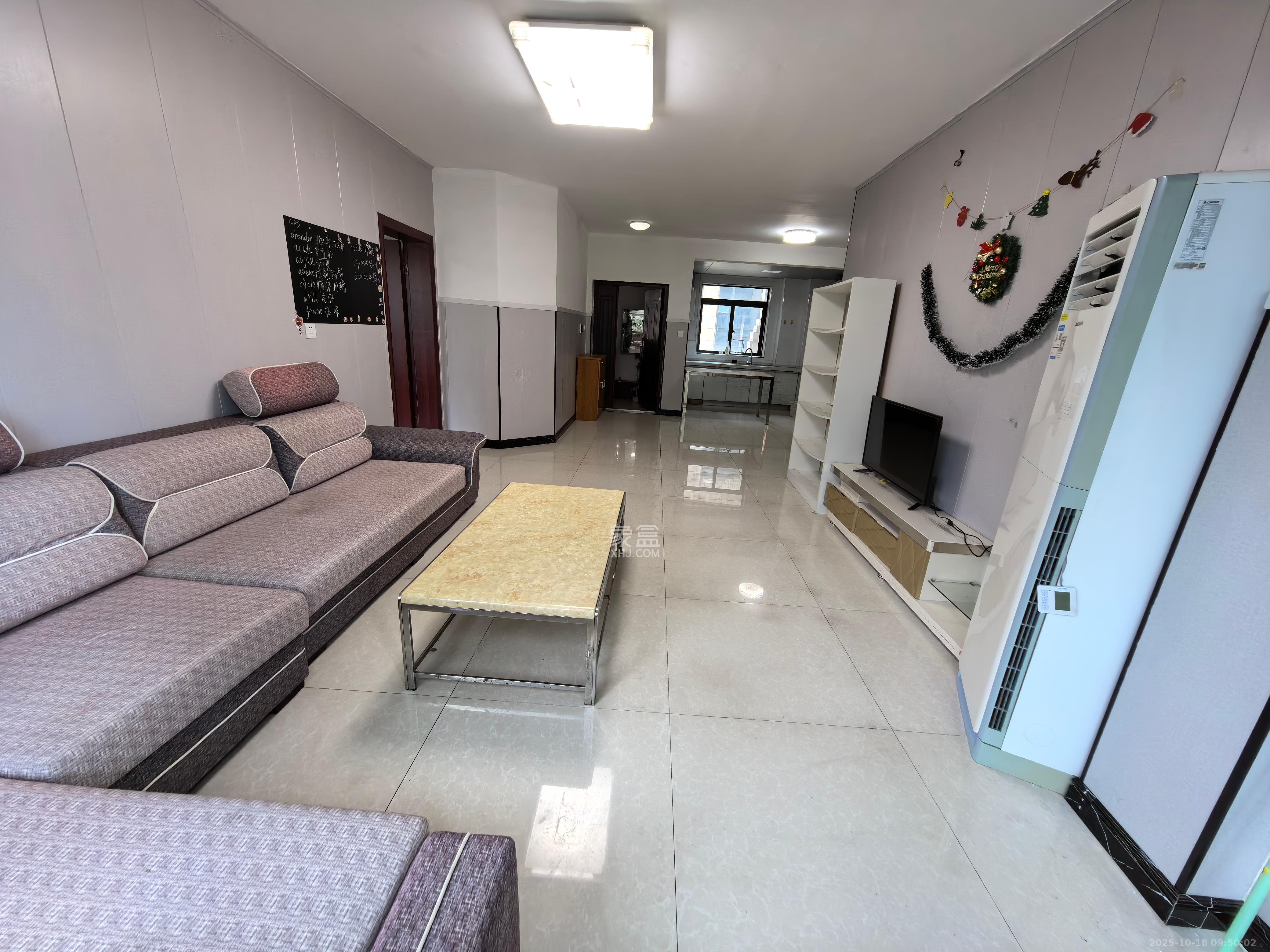 天下一家  1室2厅1卫    2800.0元/月 天下一家  1室2厅1卫    2800.0元/月室内图