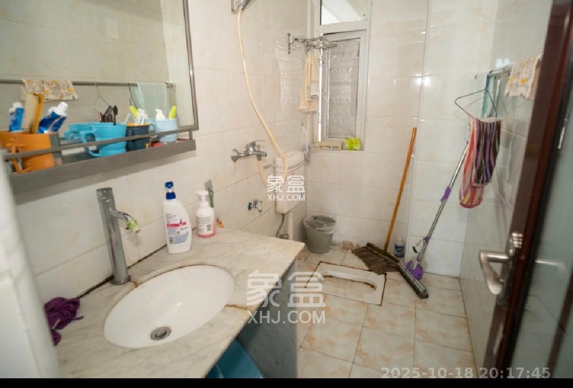 和悦城(蟠龙景苑)  3室2厅2卫    1700.0元/月 和悦城(蟠龙景苑)  3室2厅2卫    1700.0元/月室内图